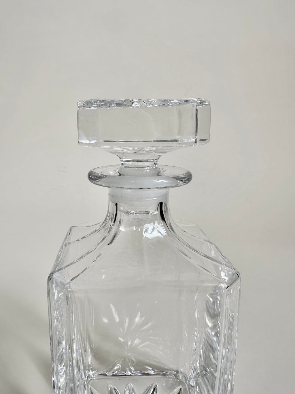 Carafe à whisky en cristal taillé