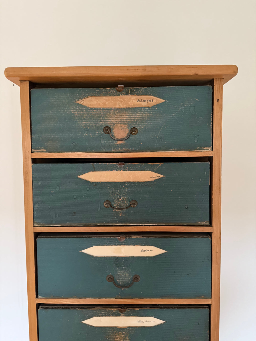 Cartonnier en bois et carton