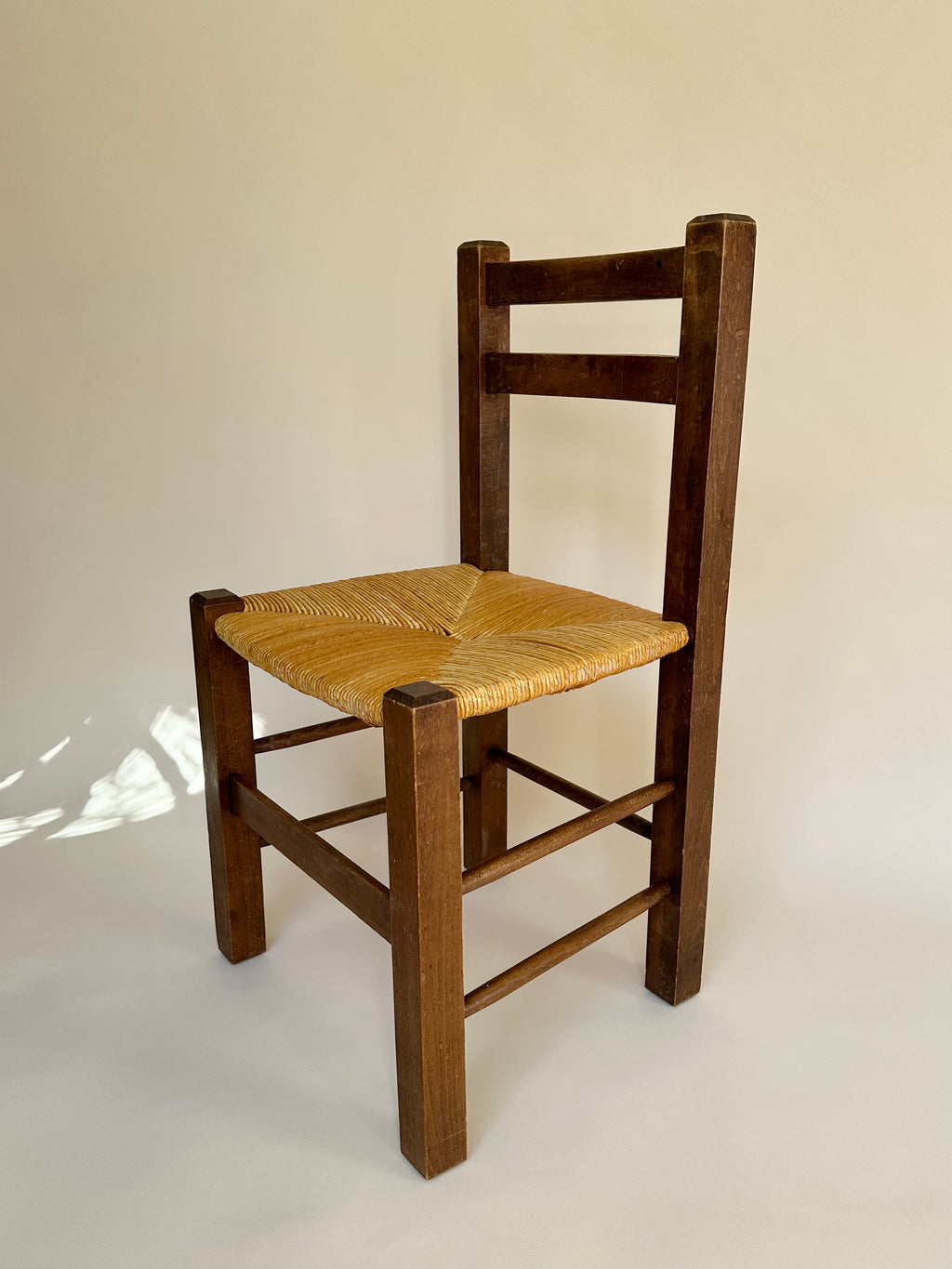 Set de quatre chaises paysannes paillées