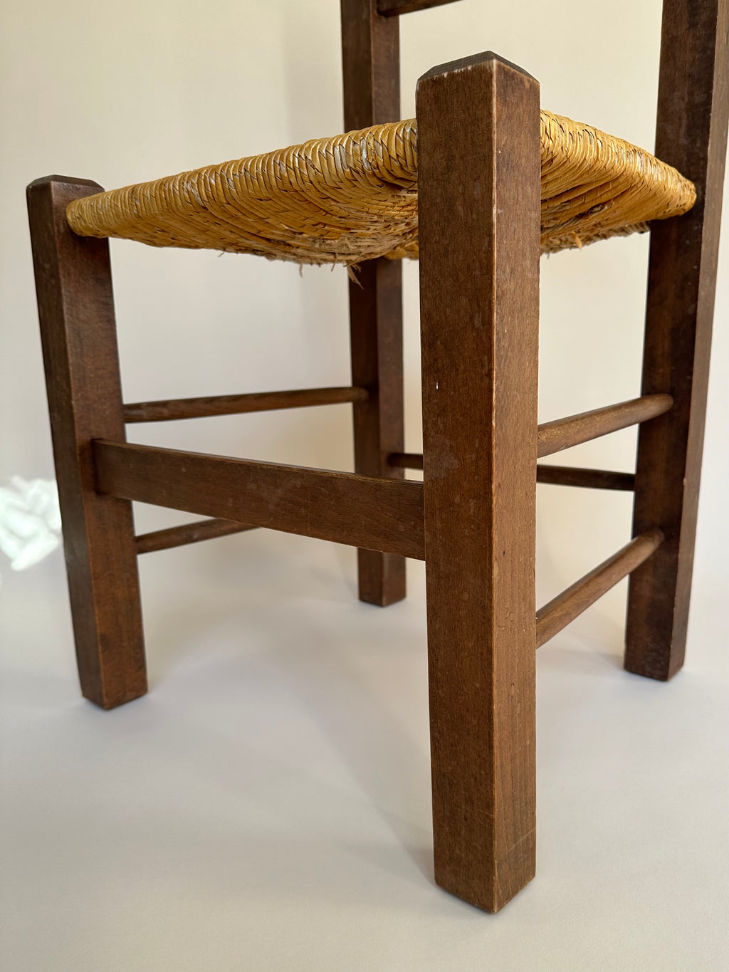 Set de quatre chaises paysannes paillées