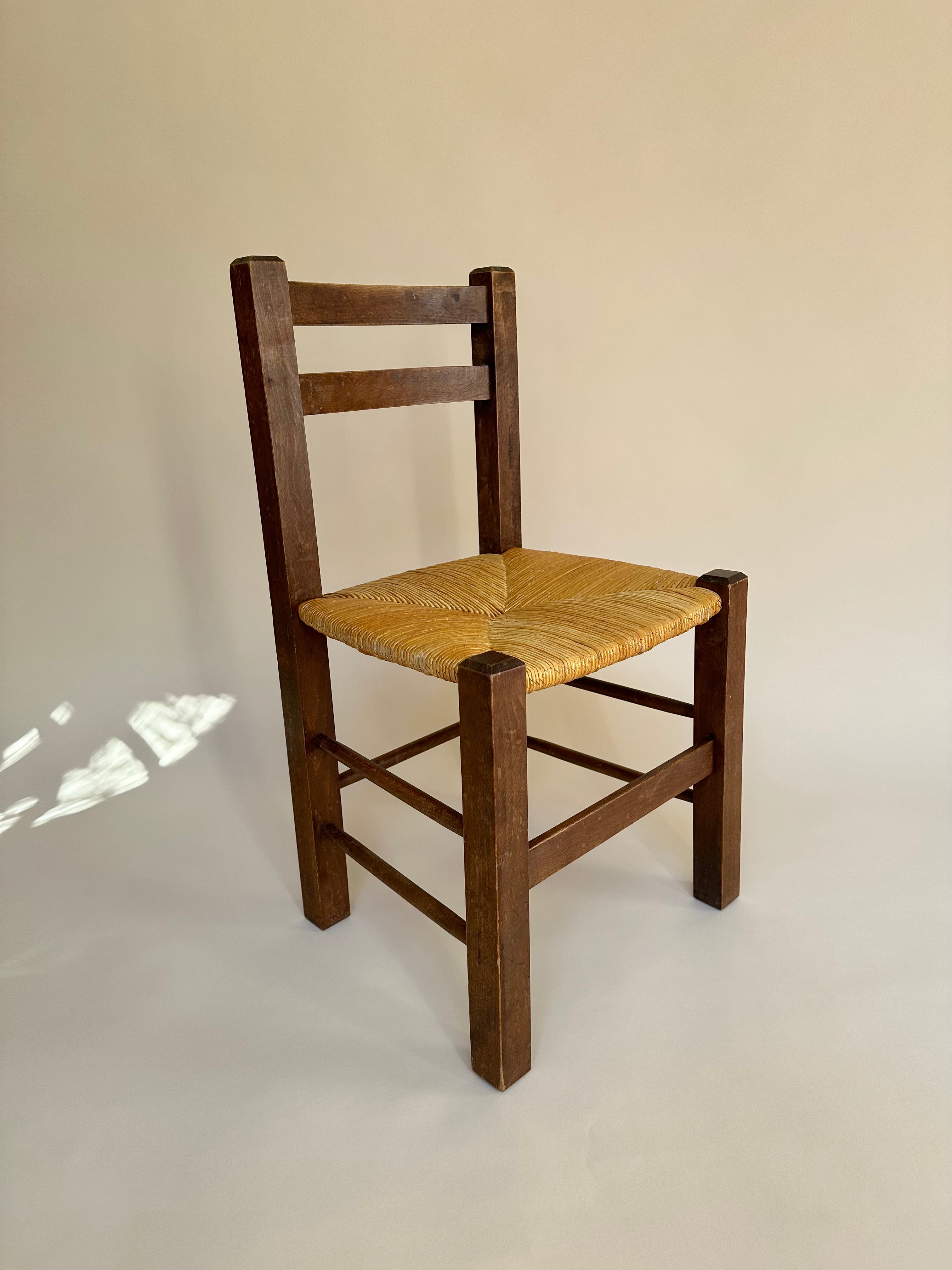 Set de quatre chaises paysannes paillées