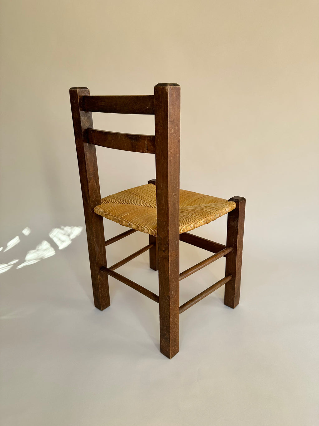 Set de quatre chaises paysannes paillées