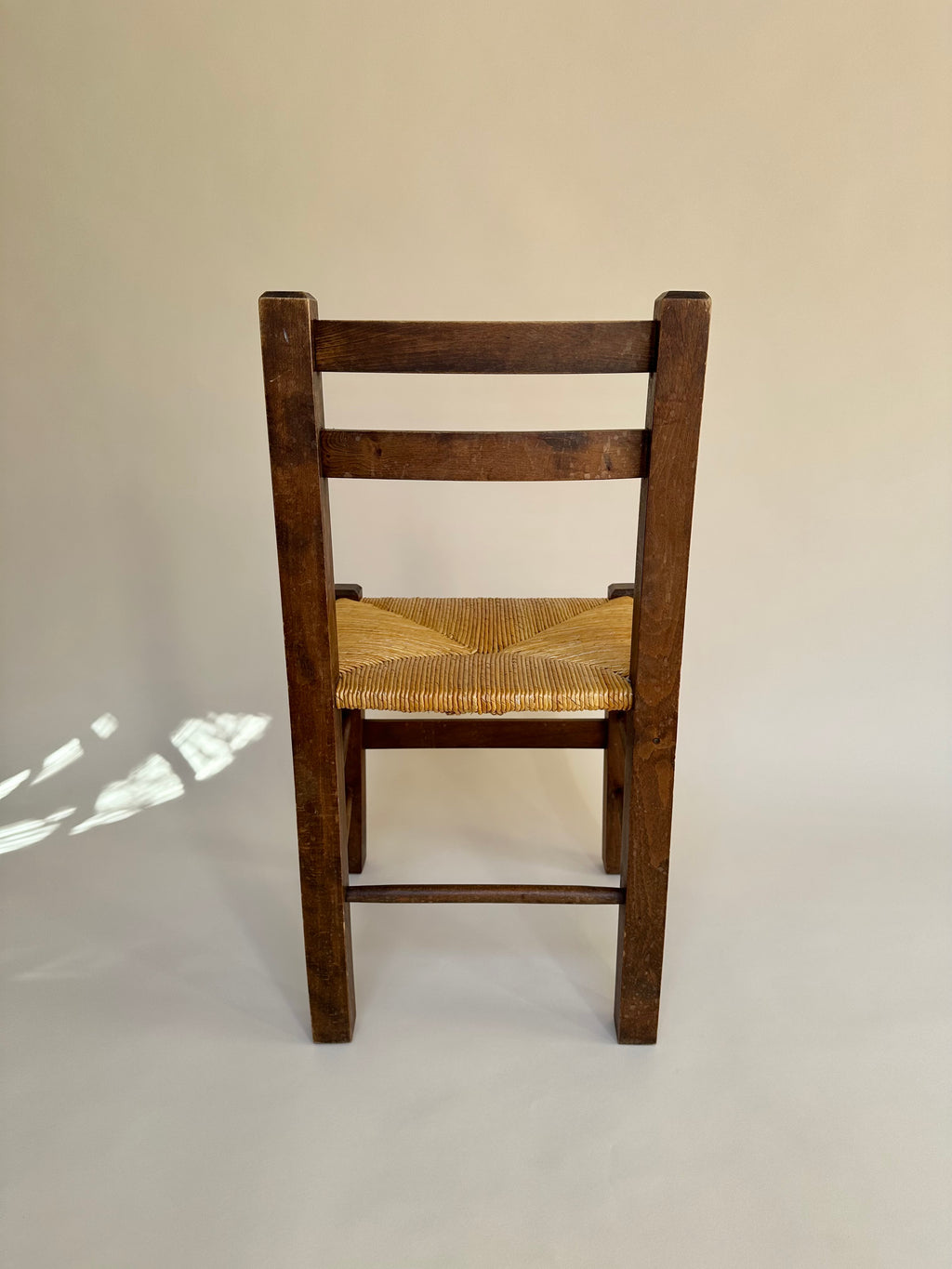 Set de quatre chaises paysannes paillées