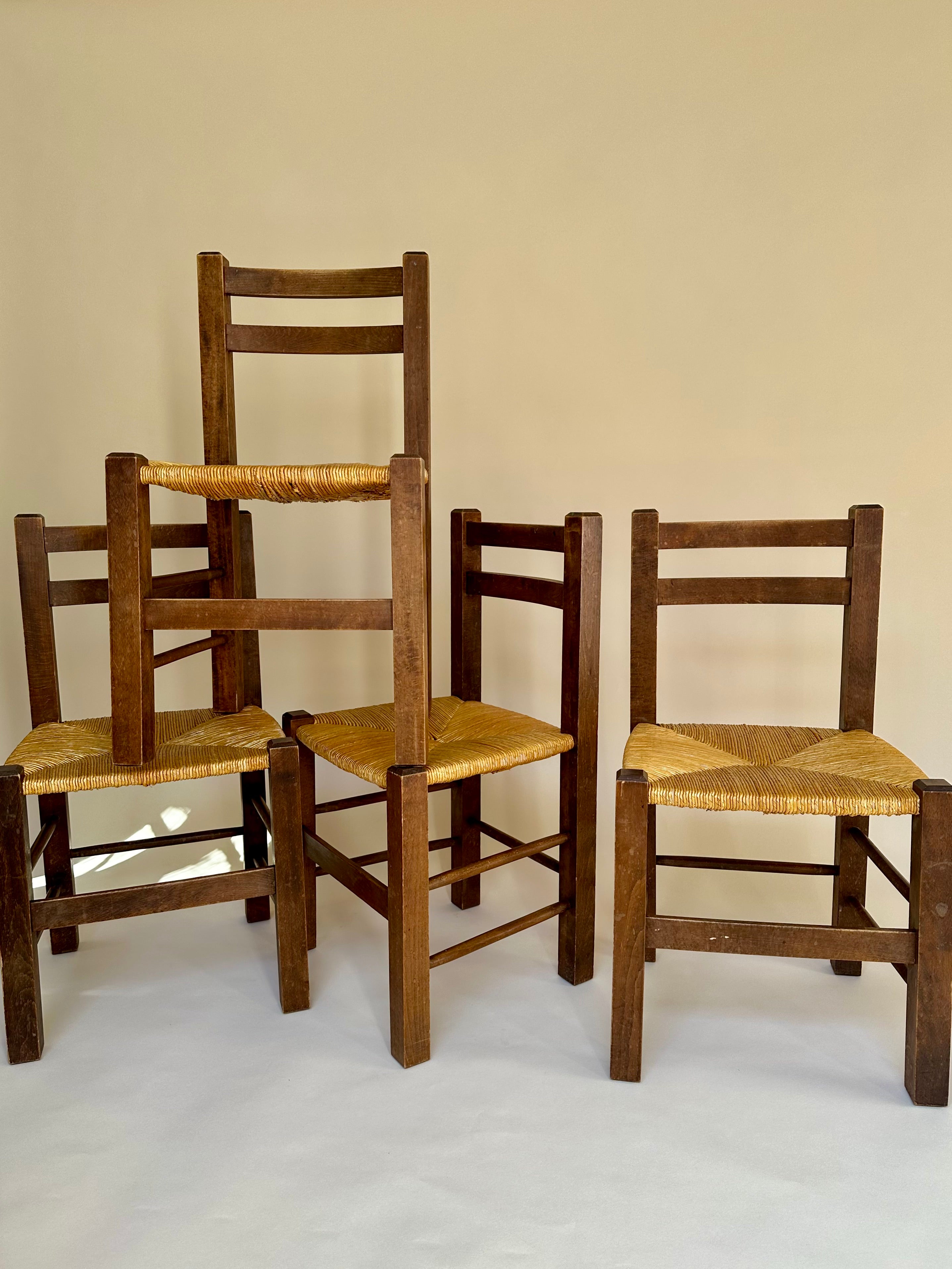 Set de quatre chaises paysannes paillées