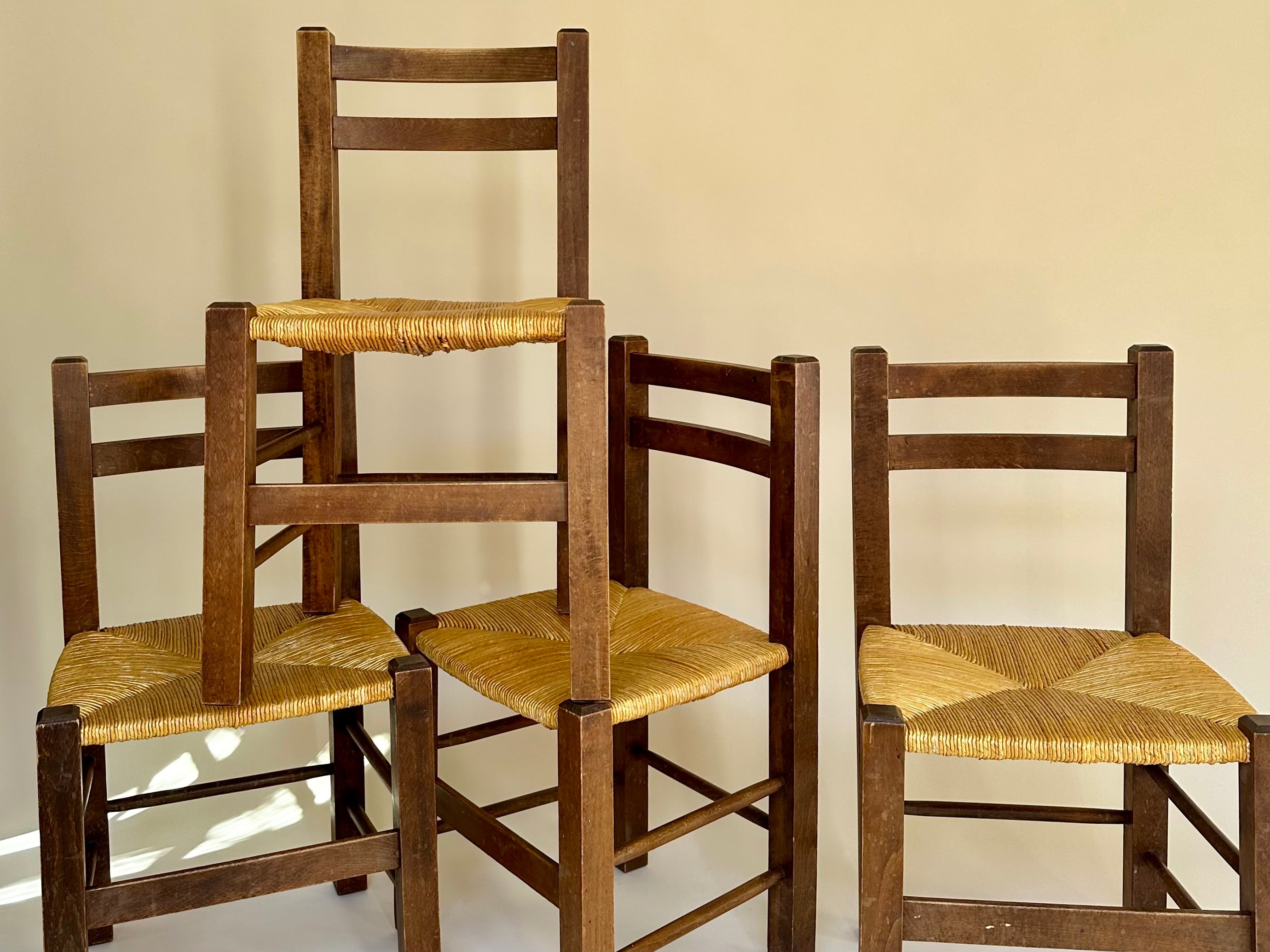 Set de quatre chaises paysannes paillées