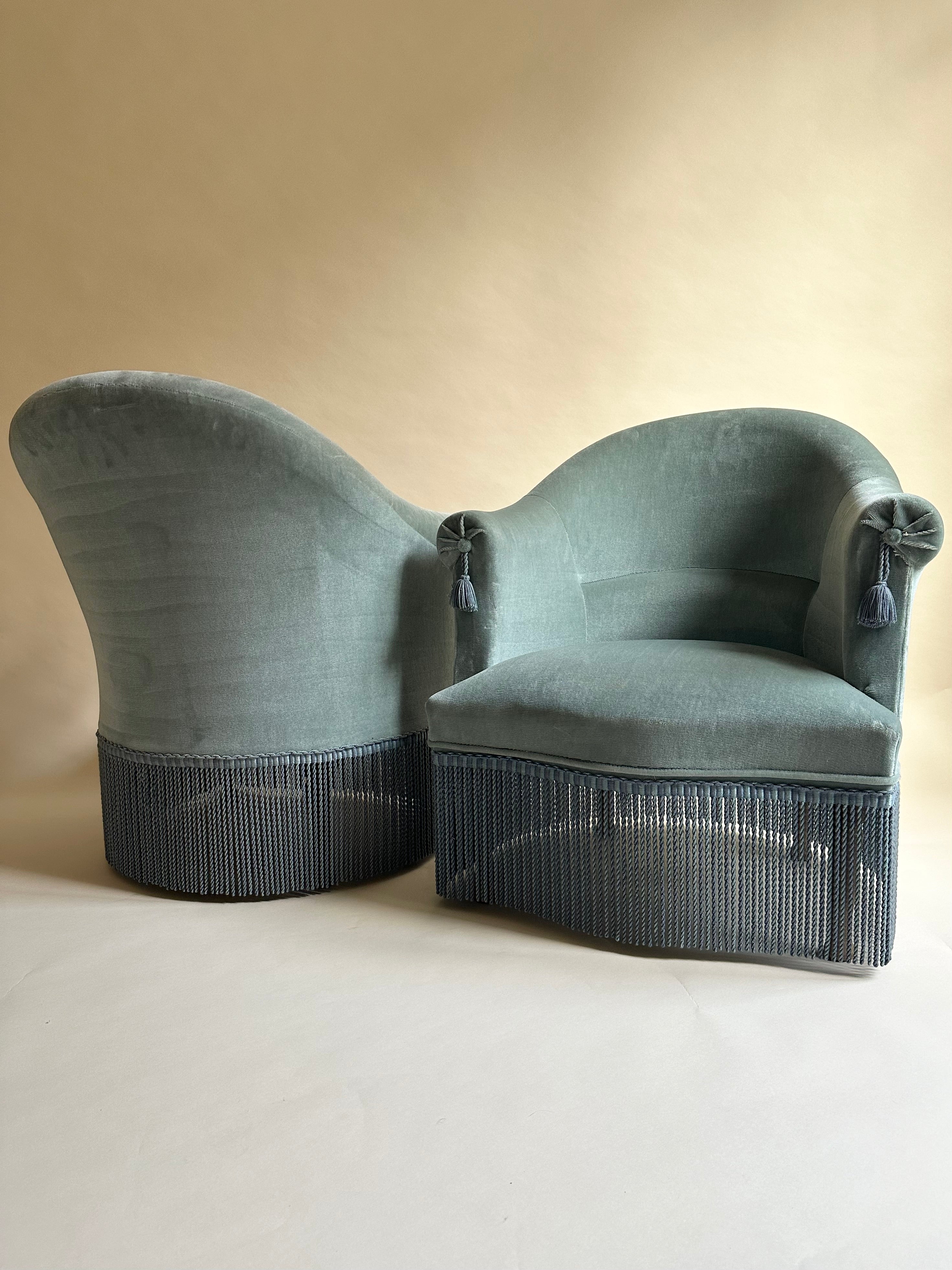 Fauteuils crapauds en velours bleu