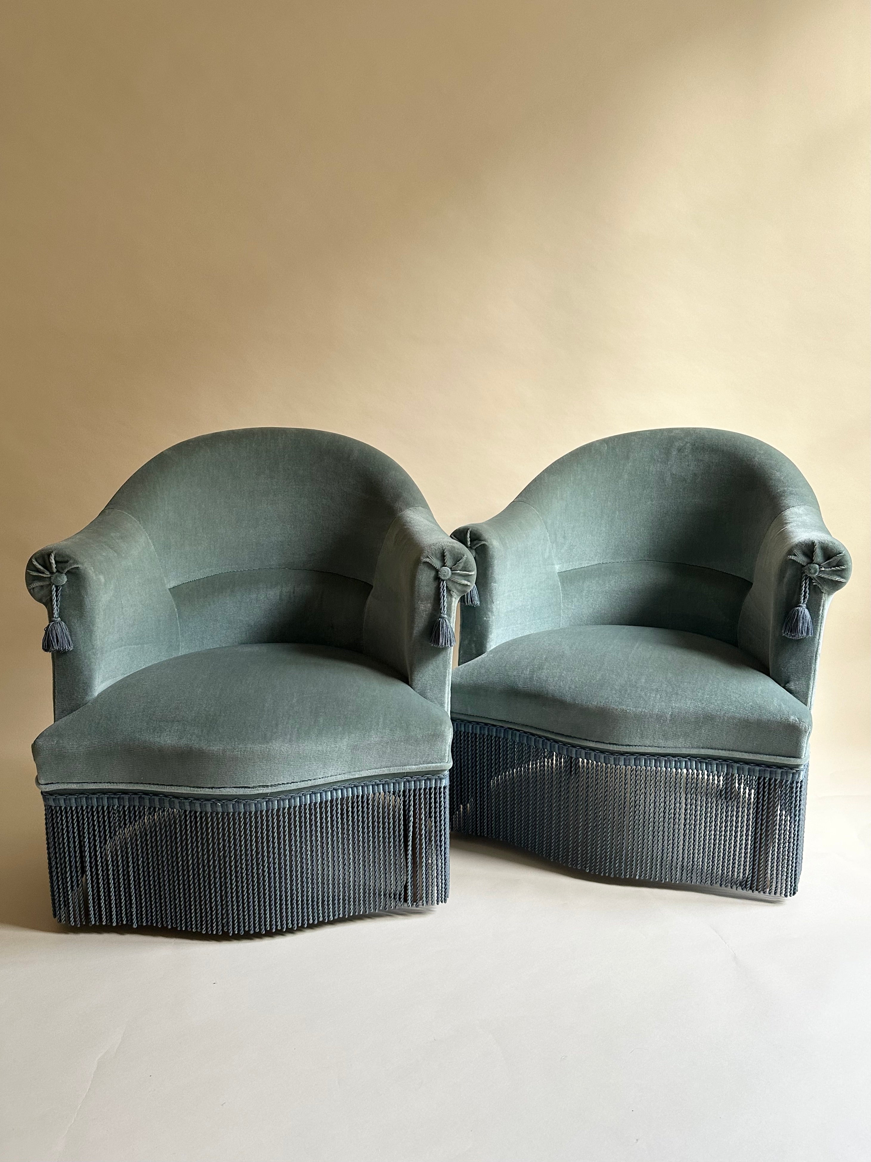 Fauteuils crapauds en velours bleu