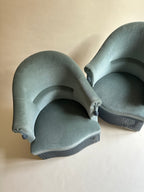 Fauteuils crapauds en velours bleu