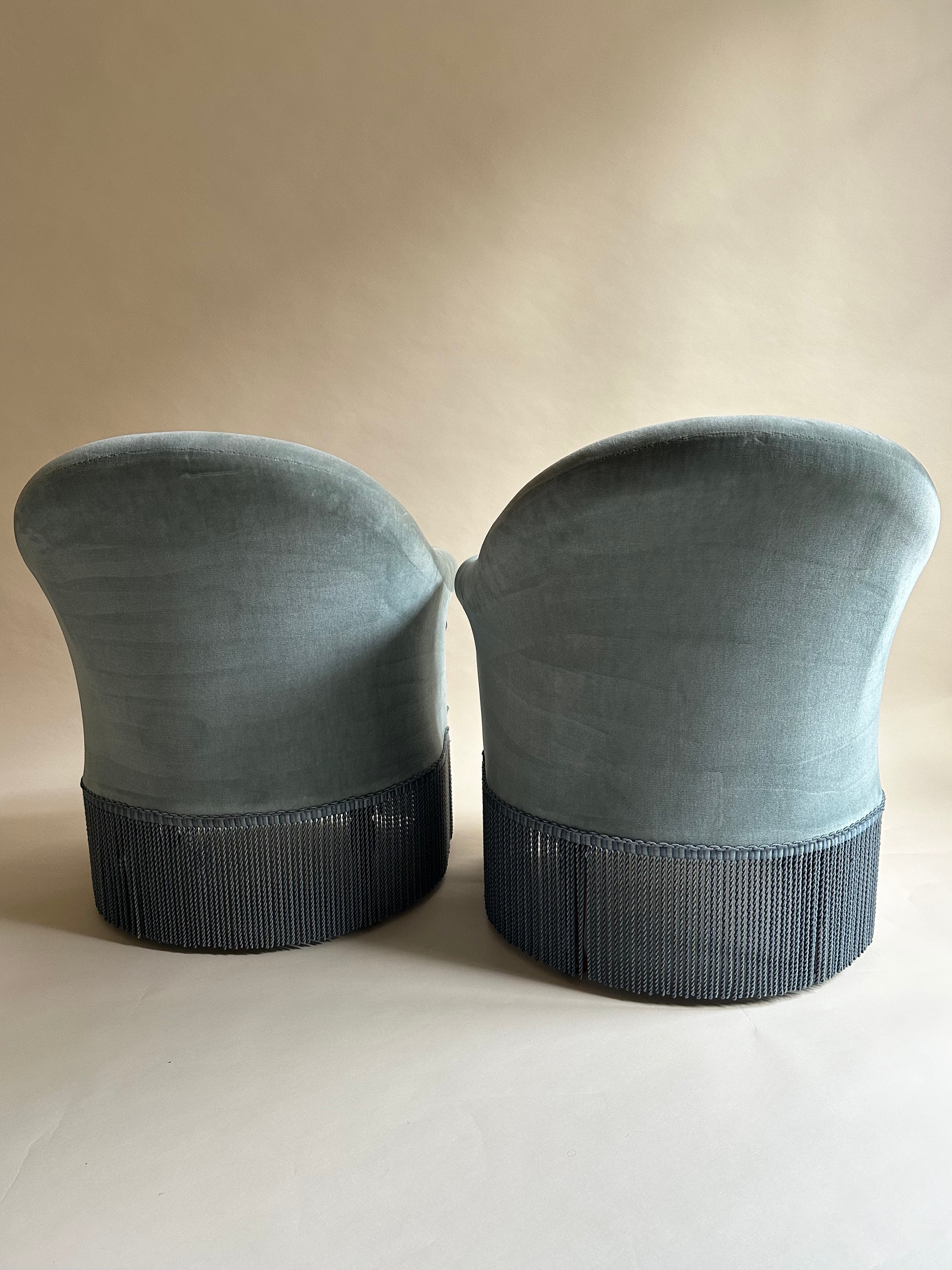 Fauteuils crapauds en velours bleu