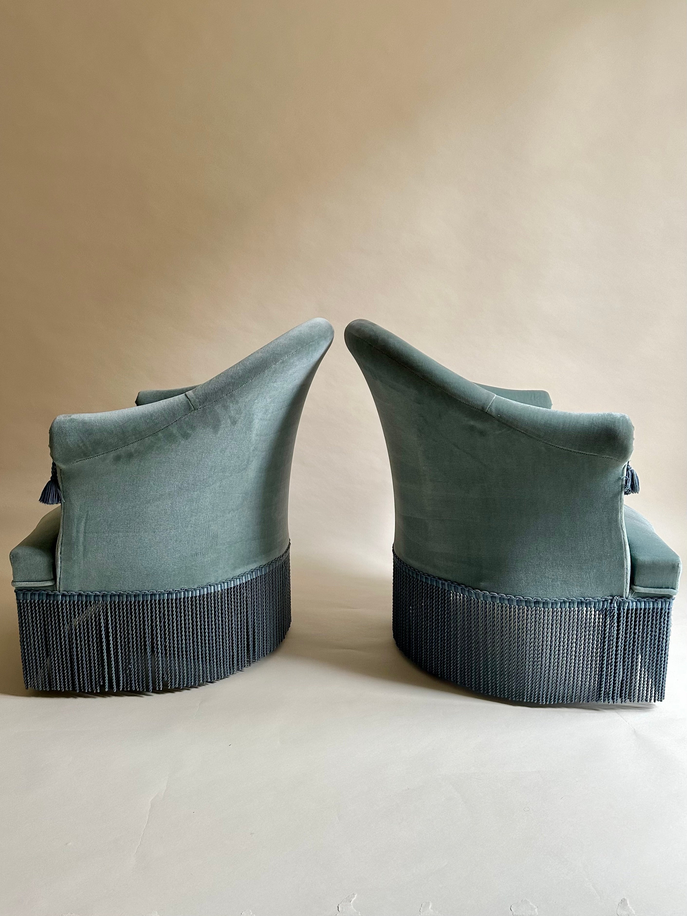 Fauteuils crapauds en velours bleu