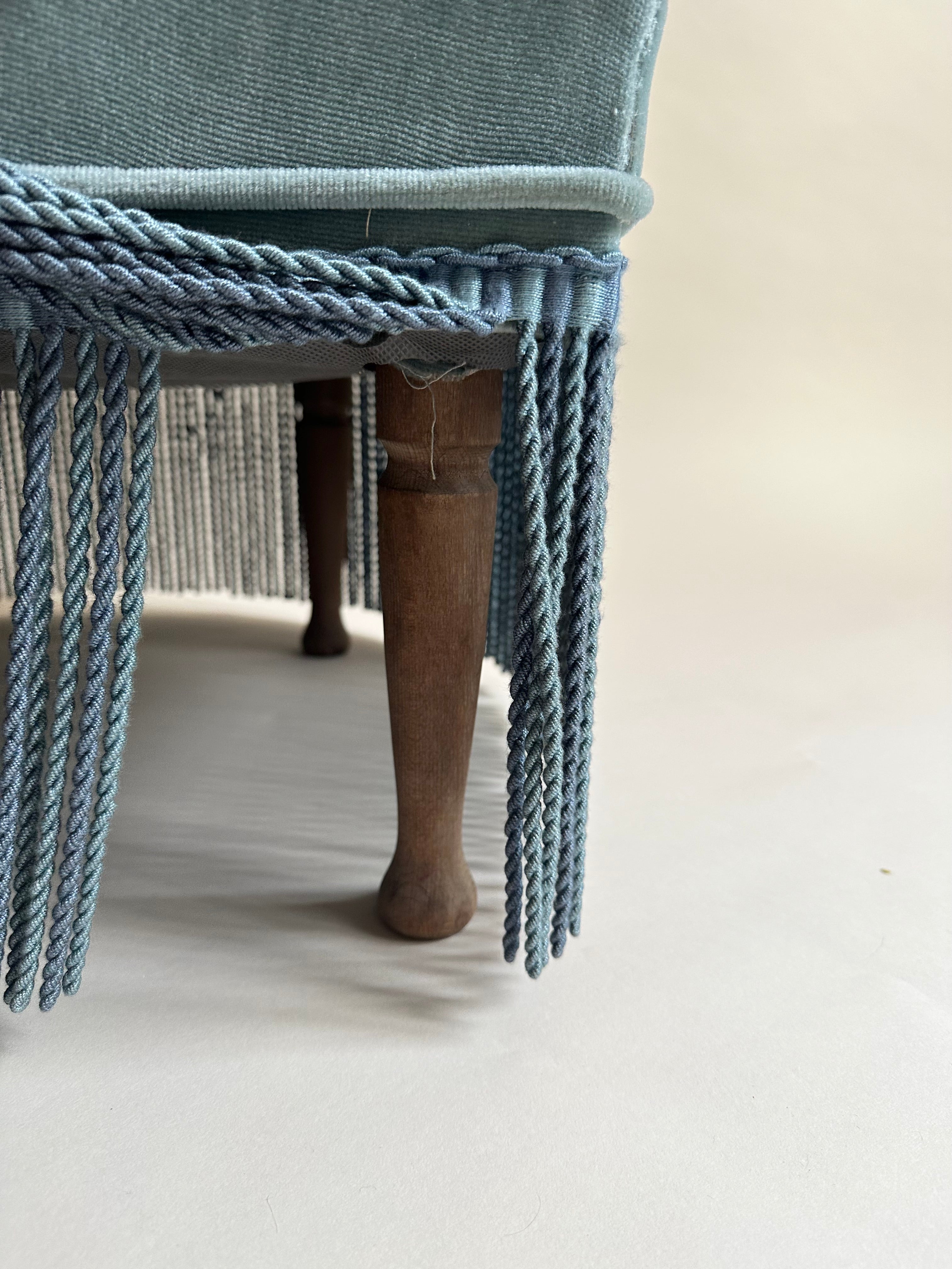 Fauteuils crapauds en velours bleu