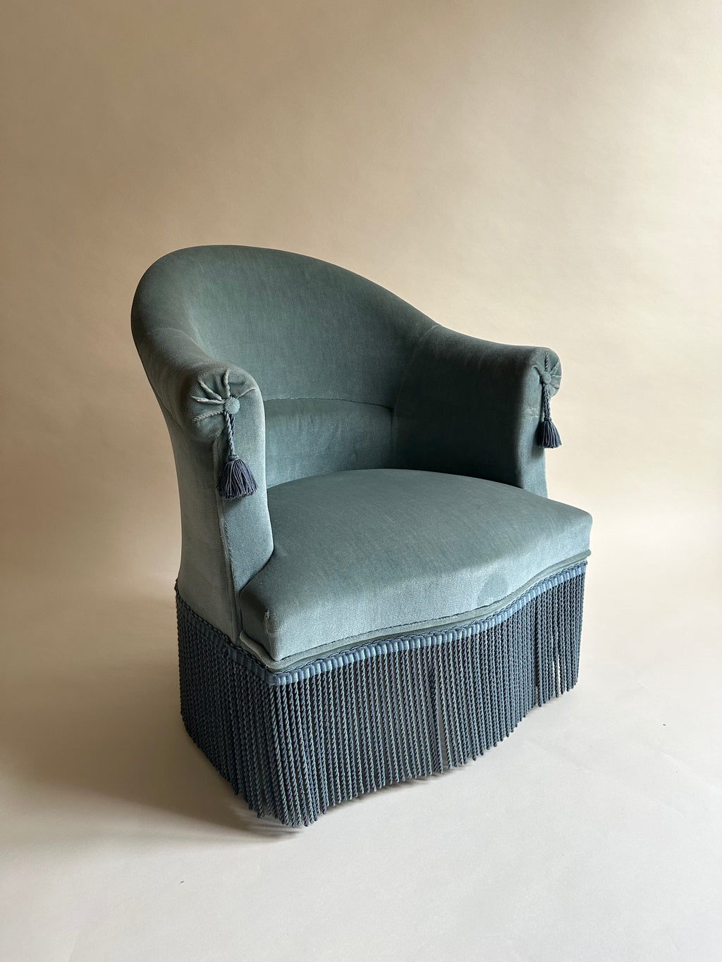 Fauteuils crapauds en velours bleu