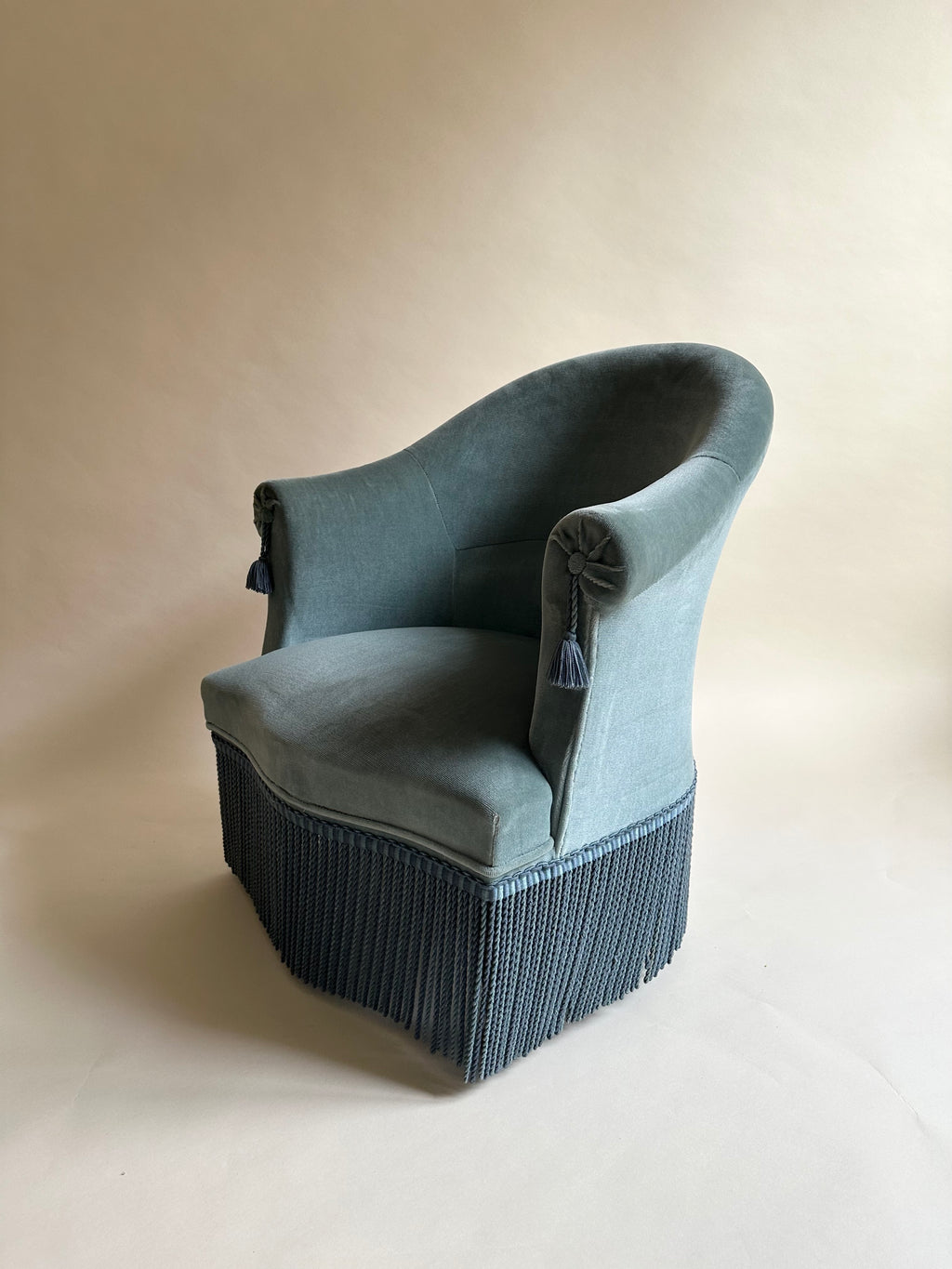 Fauteuils crapauds en velours bleu
