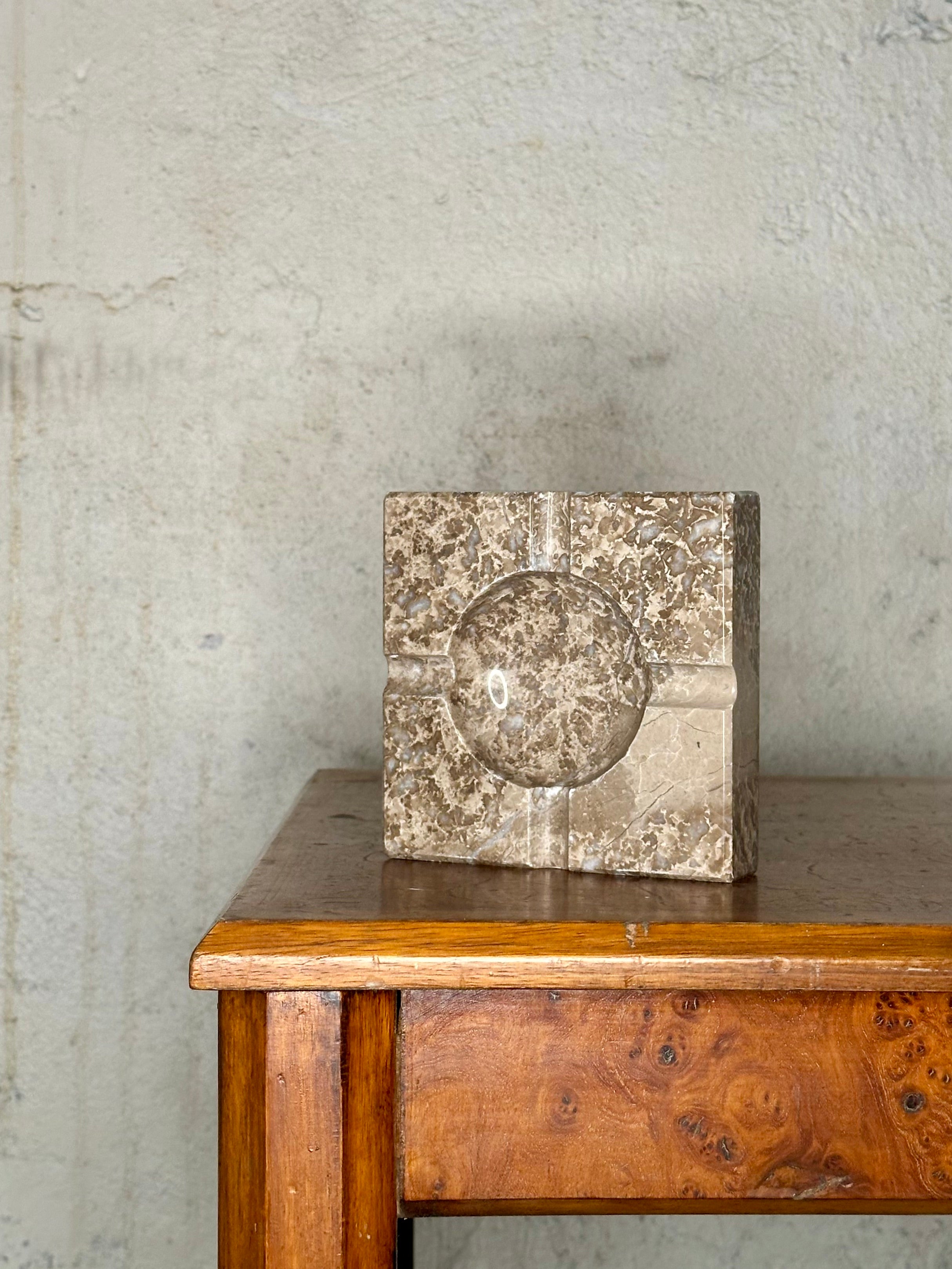 Vide-poche cendrier en pierre