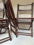 Chaises pliantes en bois et cannage