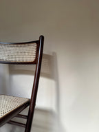 Chaises pliantes en bois et cannage