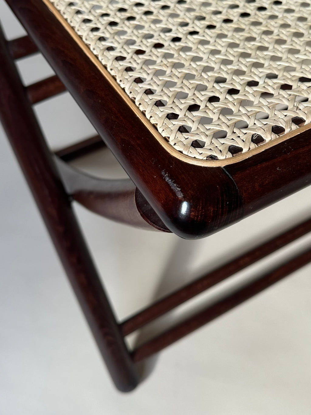 Chaises pliantes en bois et cannage