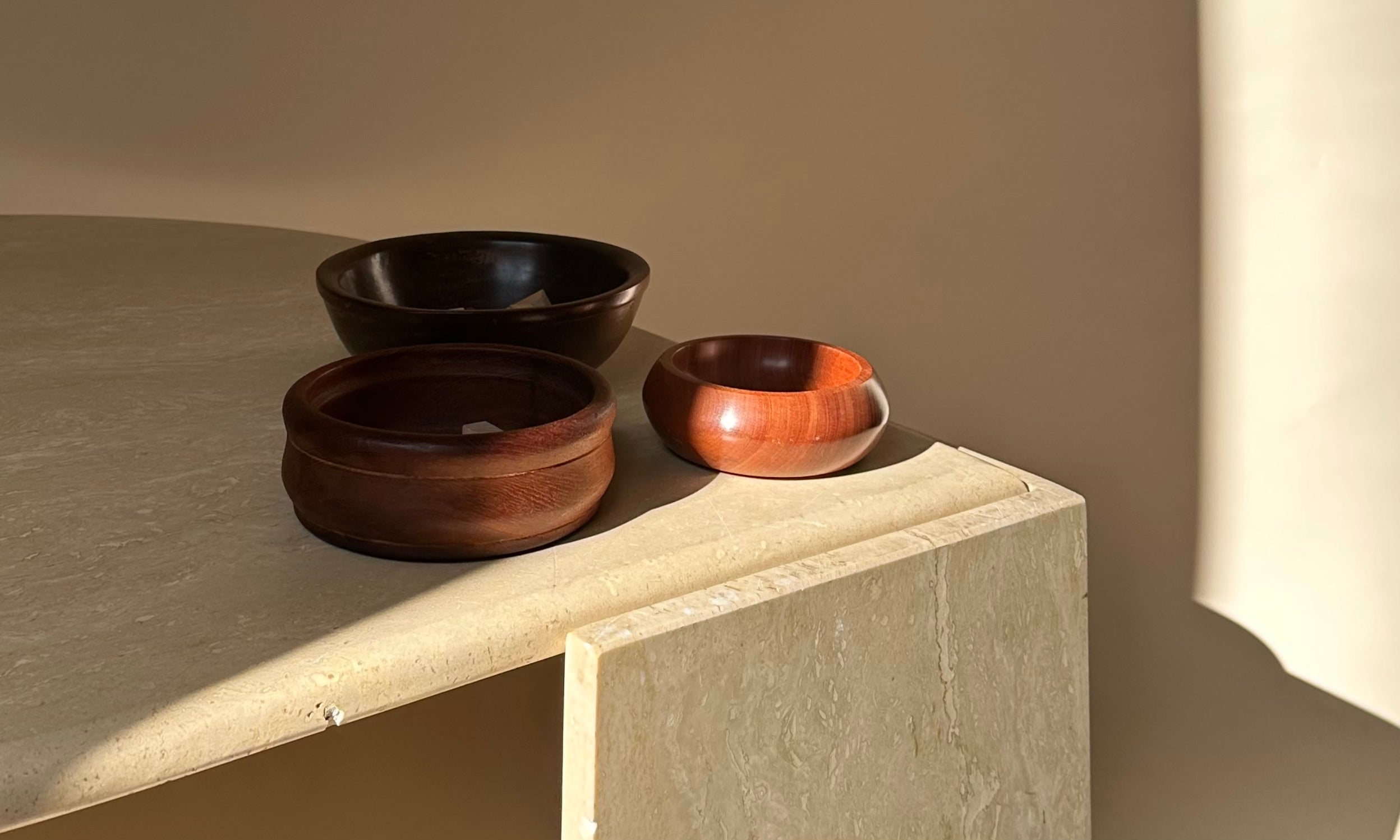 Vides-poche en bois brut