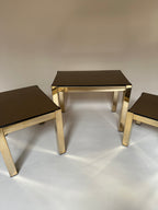 Tables gigognes en laiton et miroir fumé