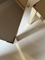 Tables gigognes en laiton et miroir fumé