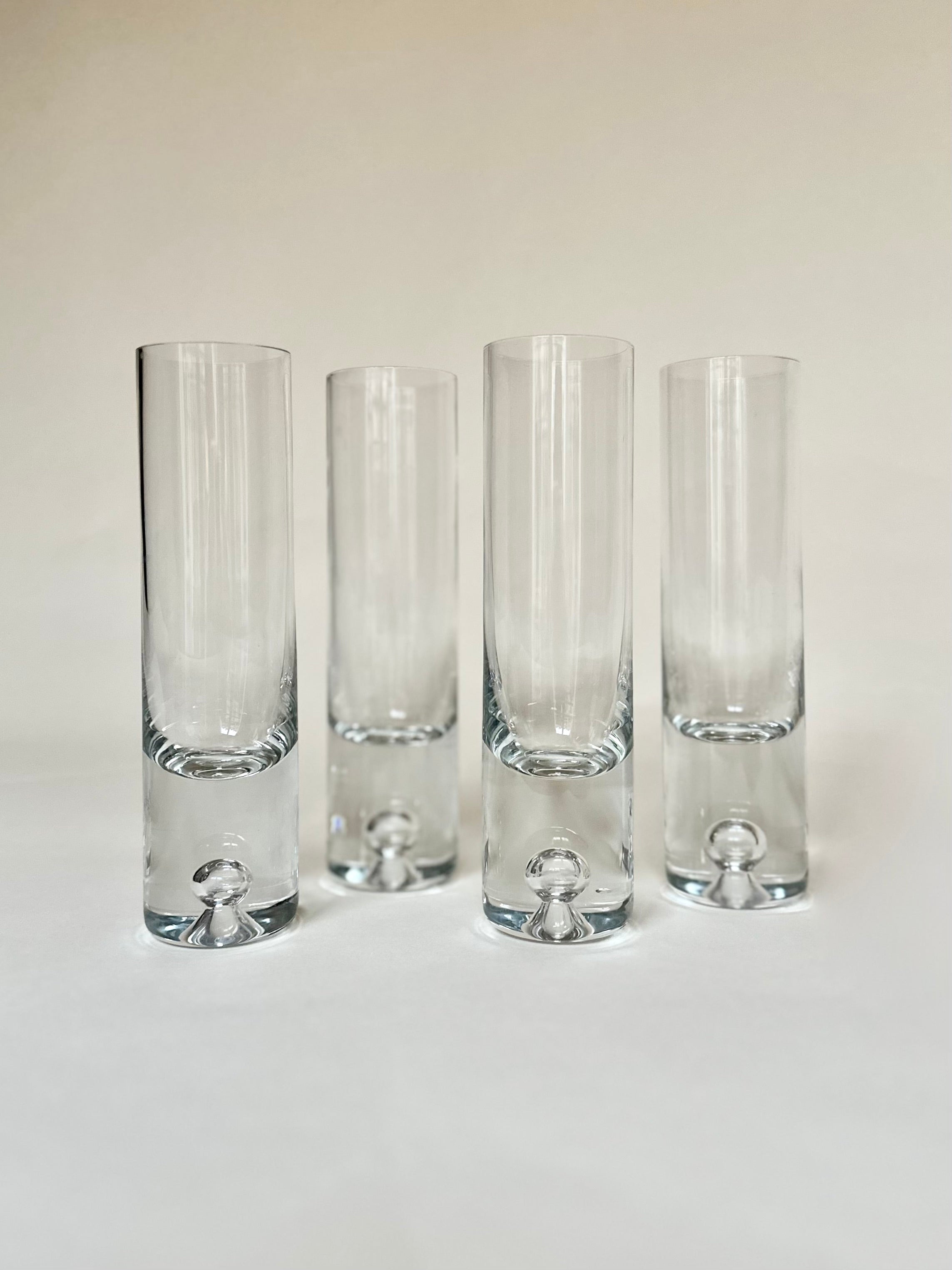 4 verres à liqueur