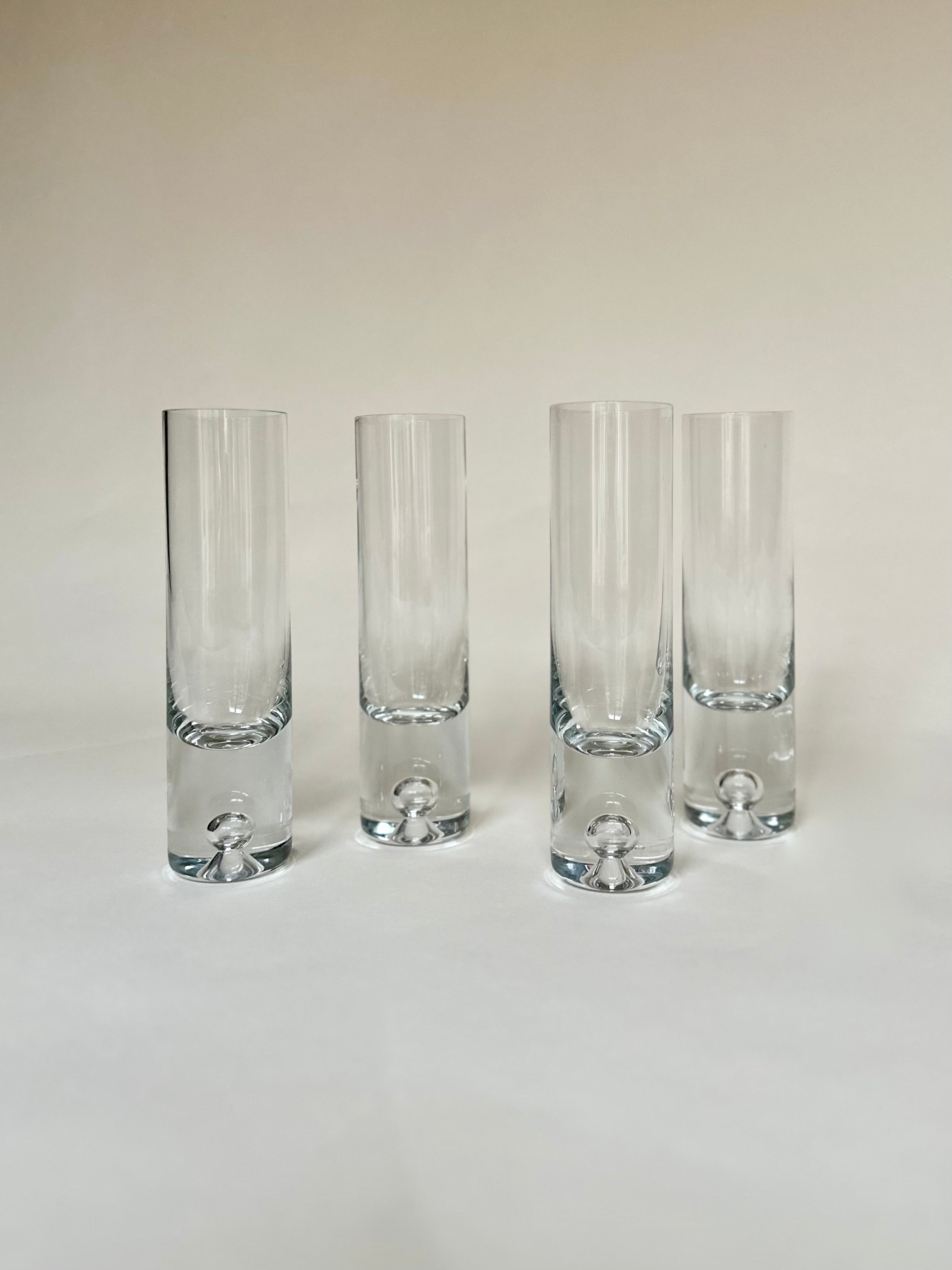 4 verres à liqueur