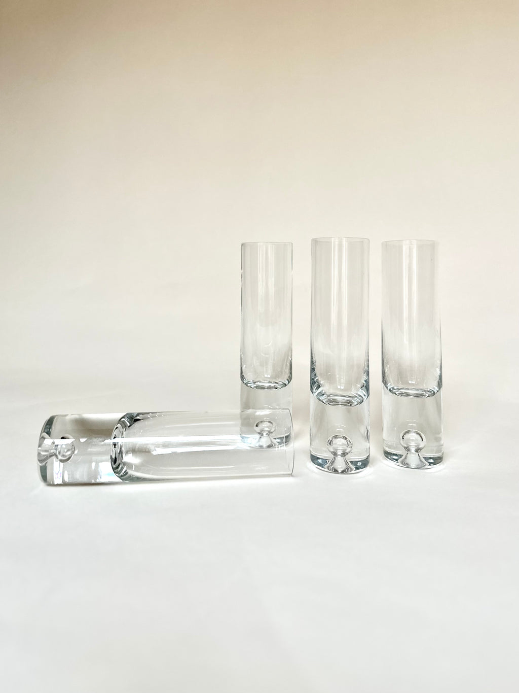 4 verres à liqueur