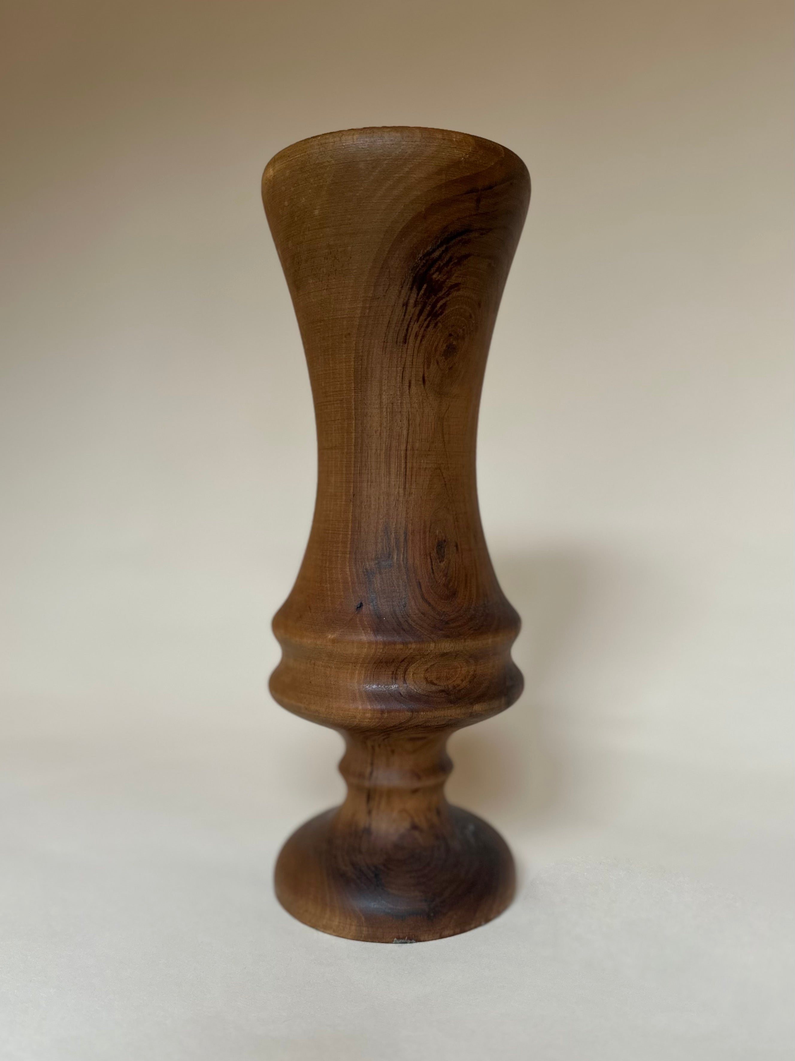Vase en bois