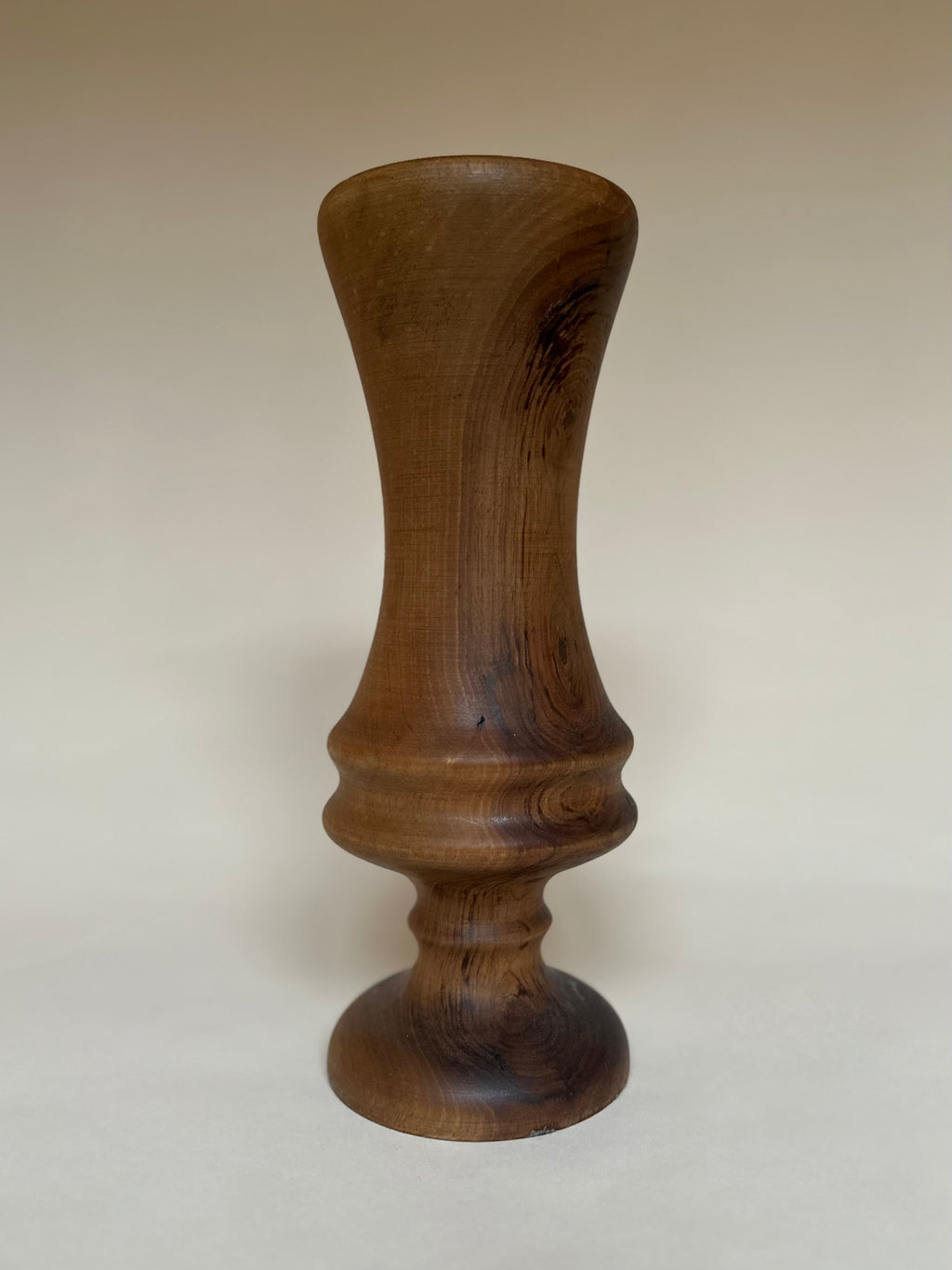 Vase en bois tourné