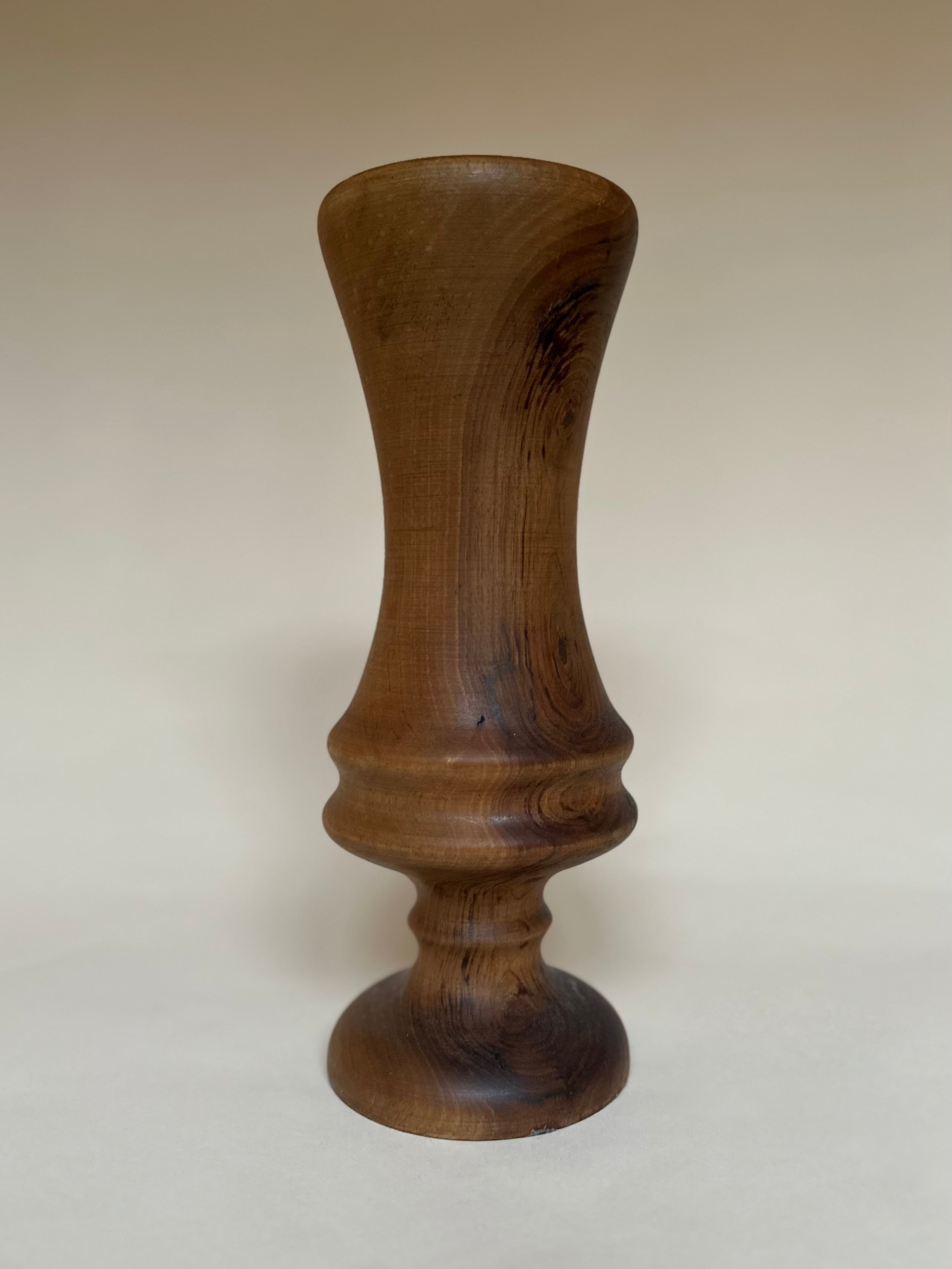 Vase en bois tourné
