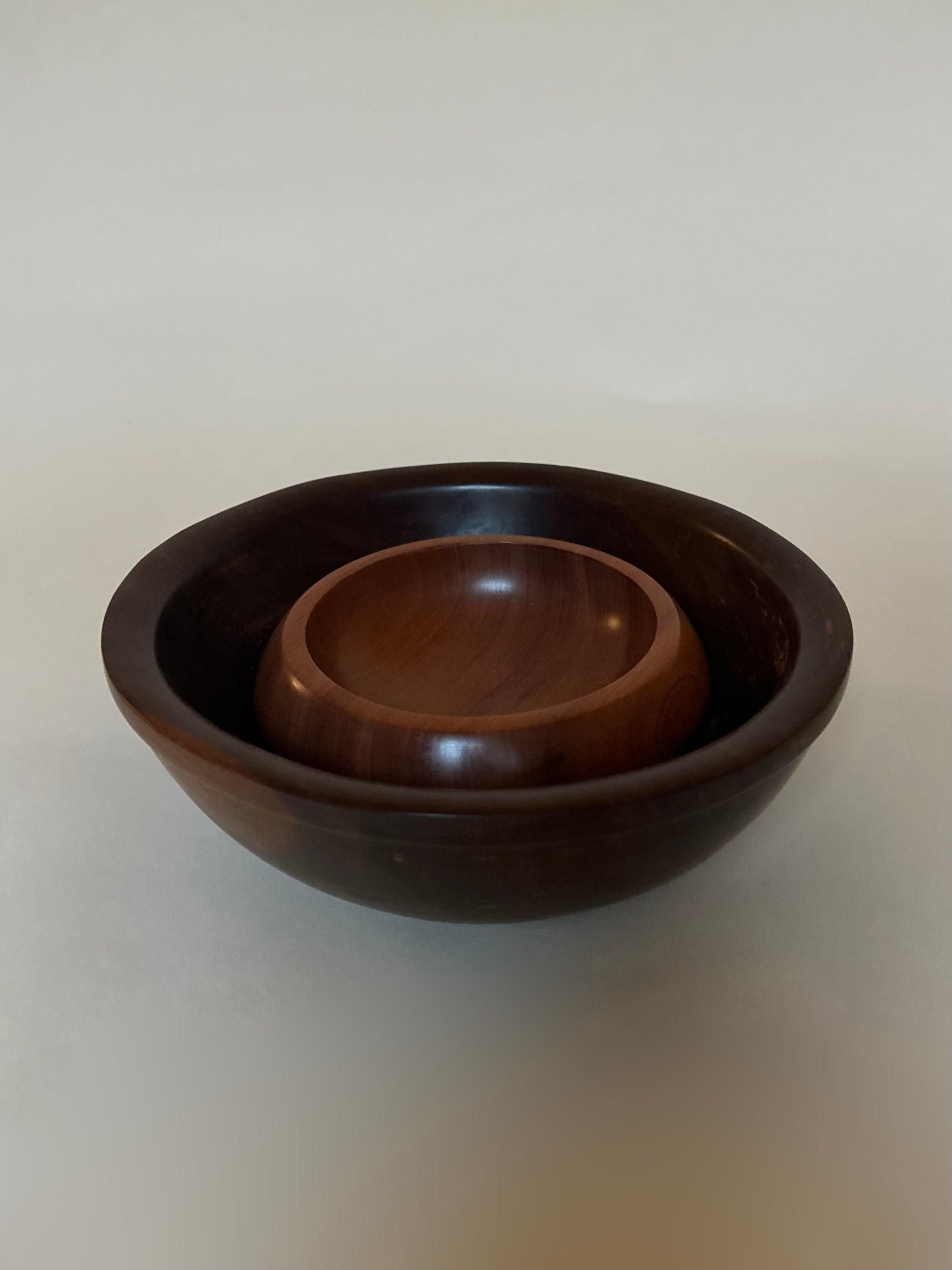 Vides-poche en bois verni