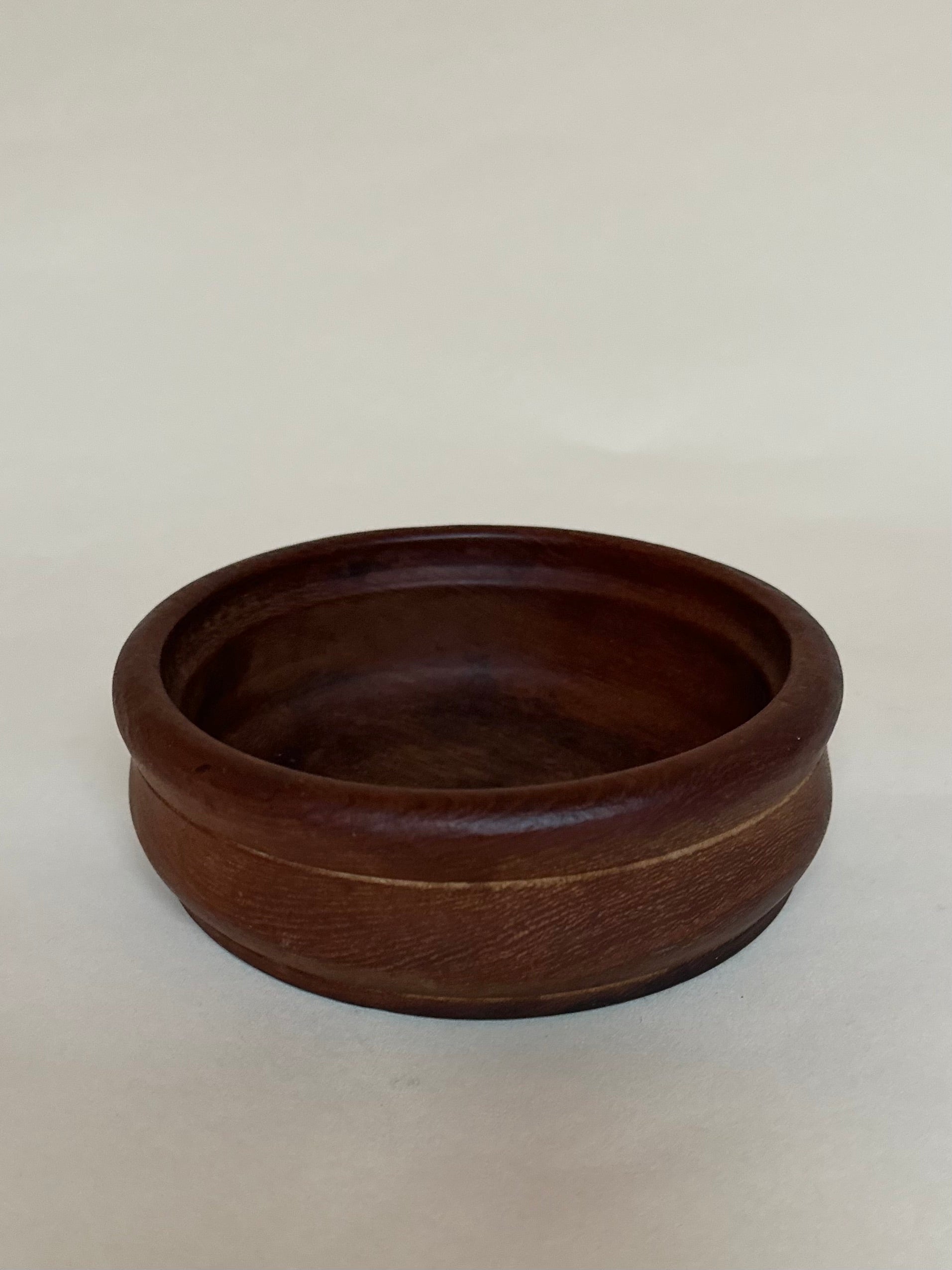 Vides-poche en bois brut