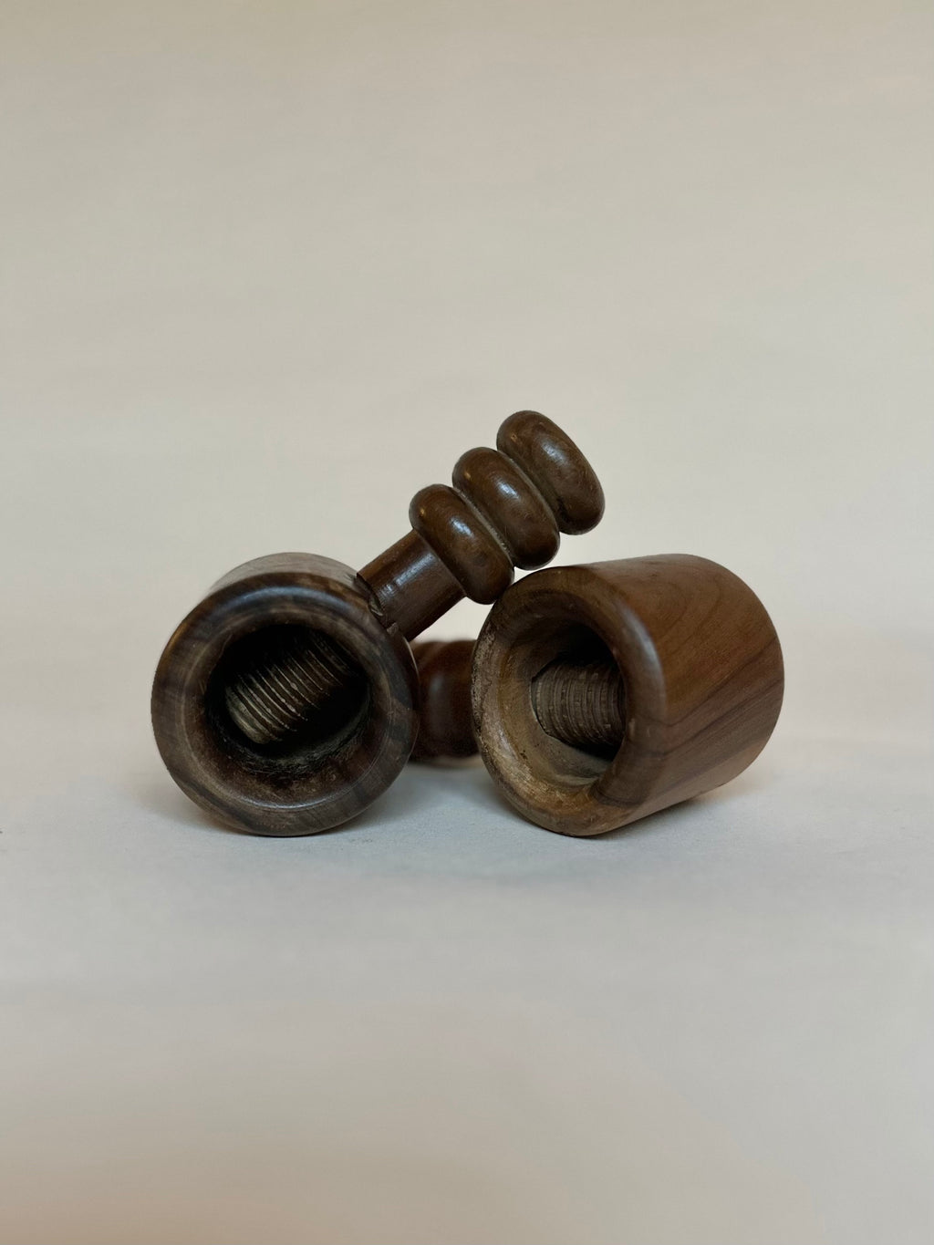 Paire de casses-noix en bois