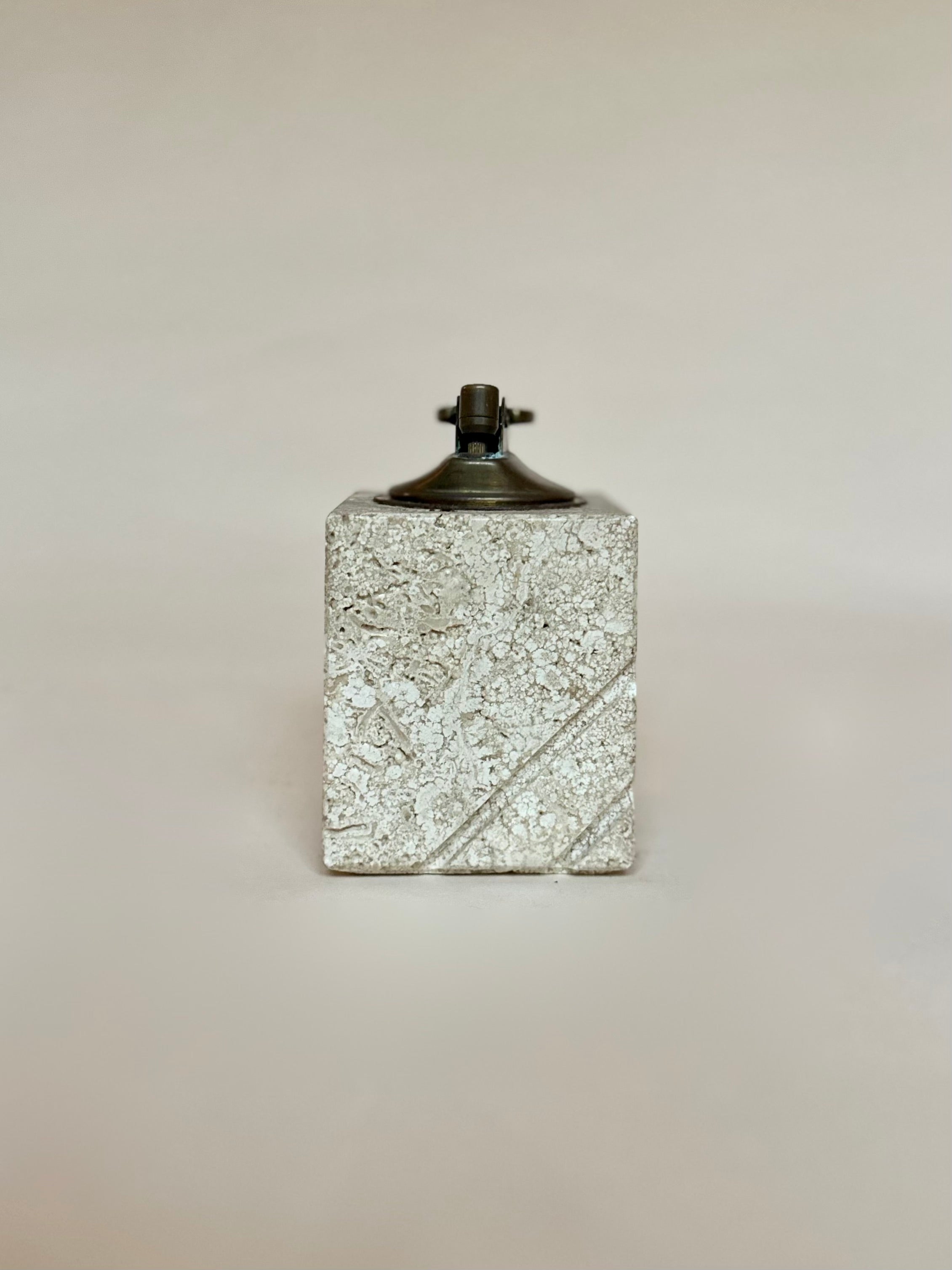 Briquet en travertin Cerri Nestore