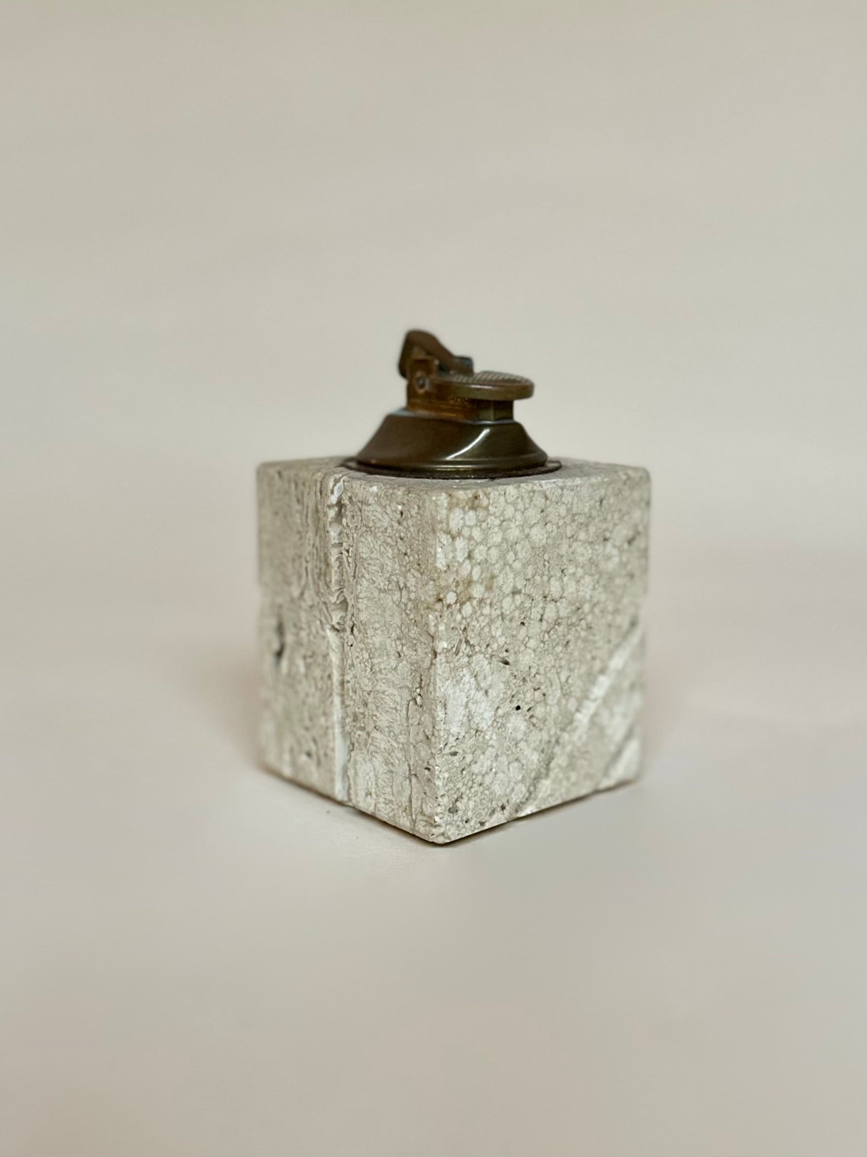 Briquet en travertin Cerri Nestore