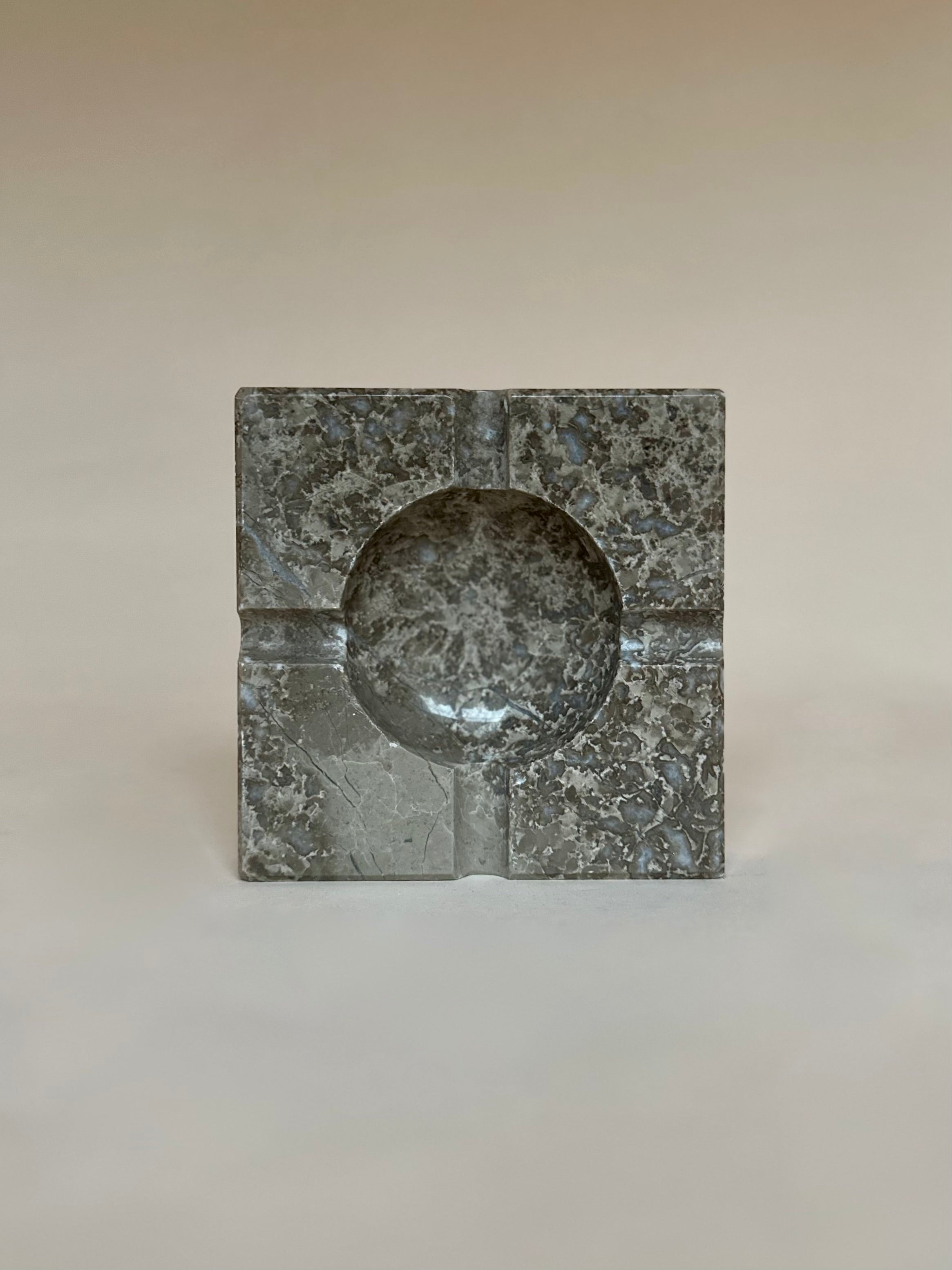 Vide-poche cendrier en pierre