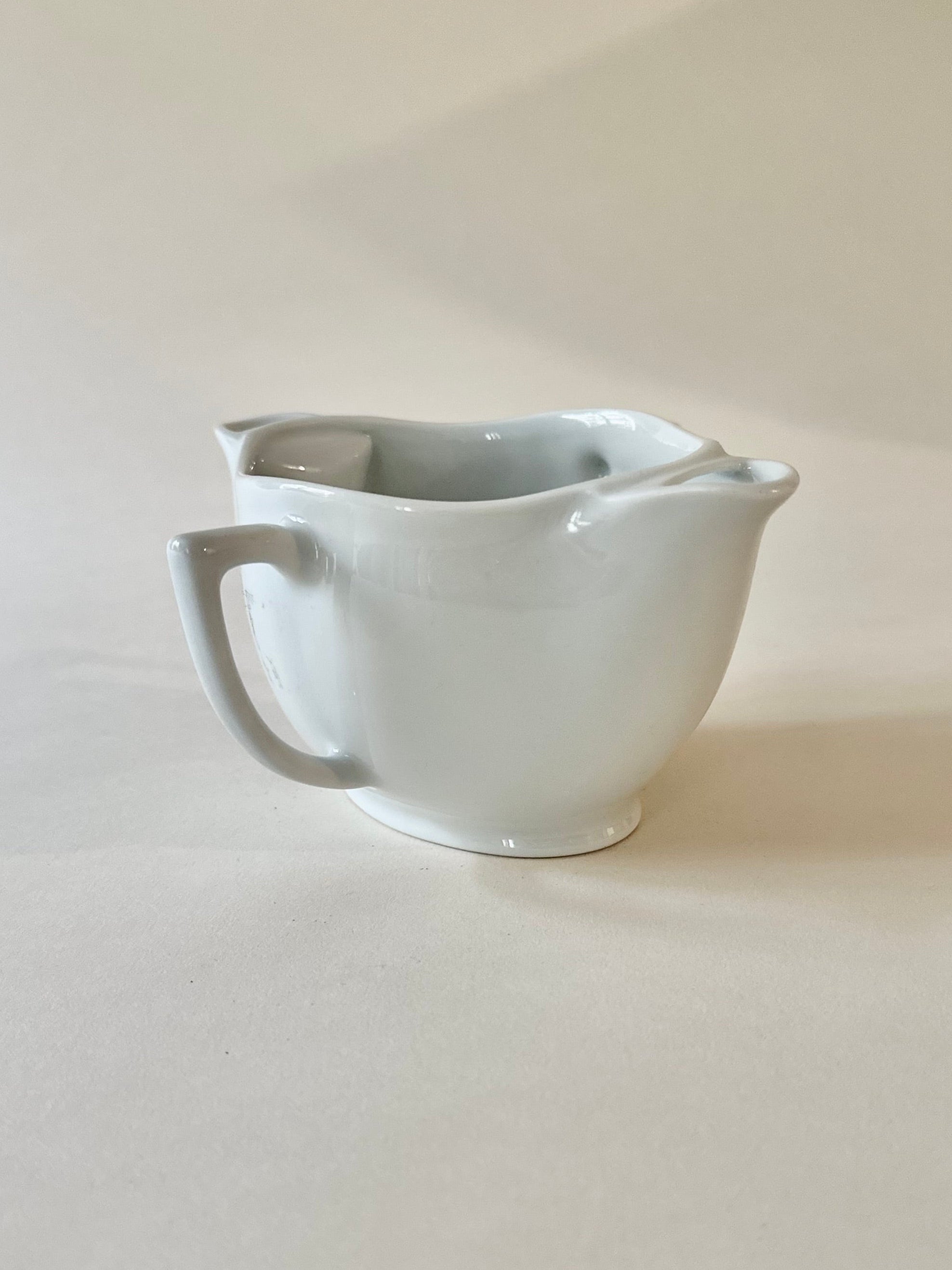 Saucière en porcelaine de Limoges