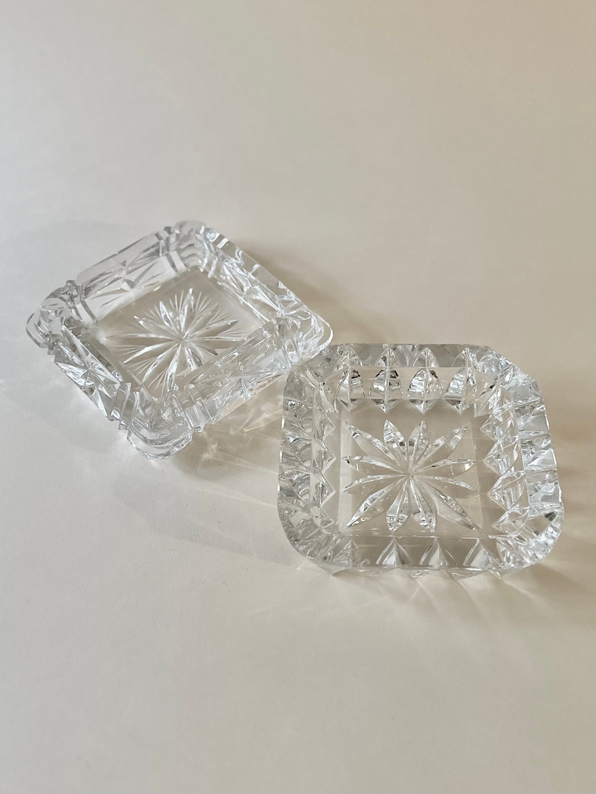 Duo de cendriers en cristal