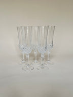 Set de cinq flûtes en verre