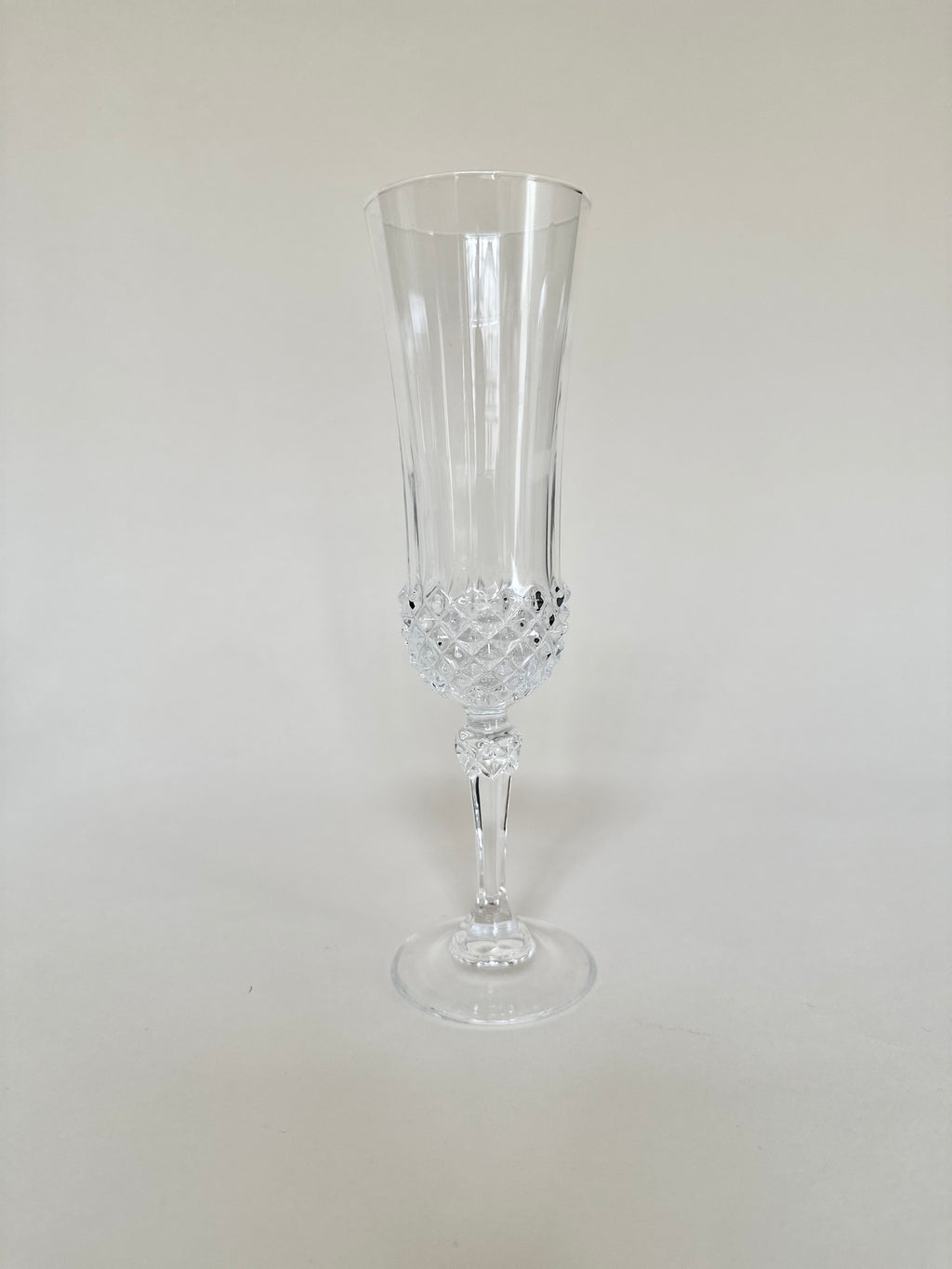 Set de cinq flûtes en verre