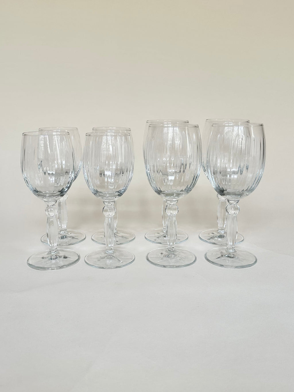 Set de quatre verres à eau et quatre verres à vin