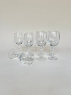 Set de quatre verres à eau et quatre verres à vin
