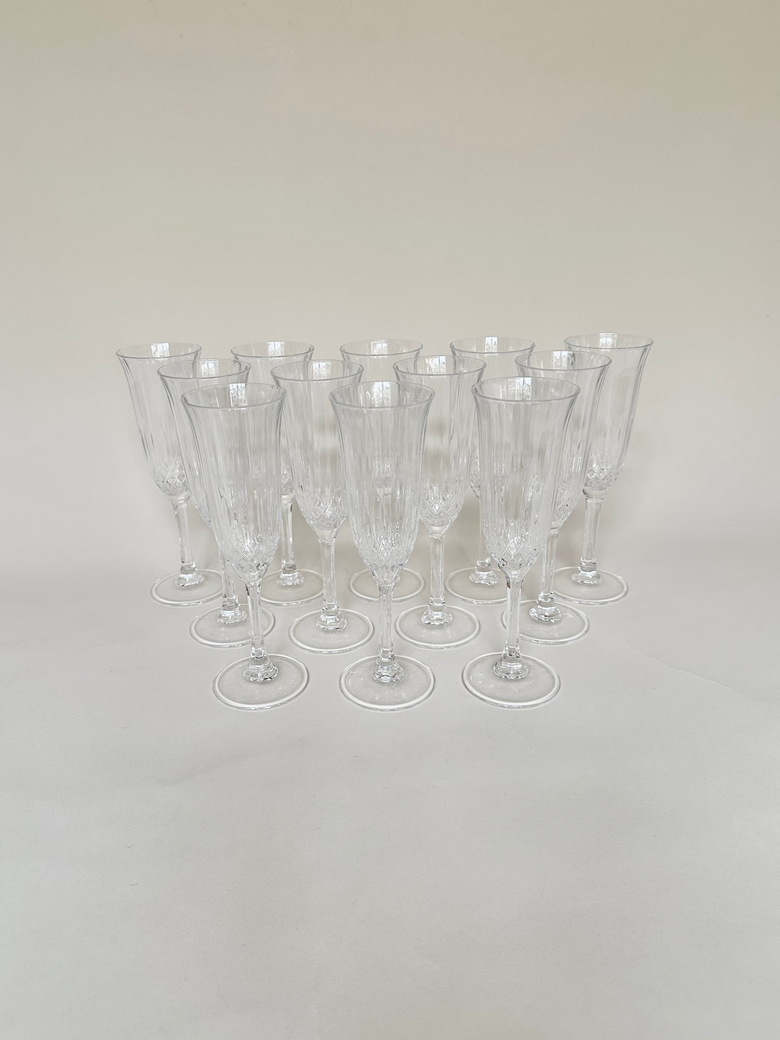 Set de 12 flûtes à champagne en cristal