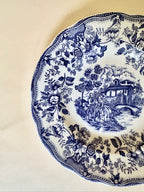 Set de cinq assiettes creuses anglaises, en céramique ironstone, scène romantique