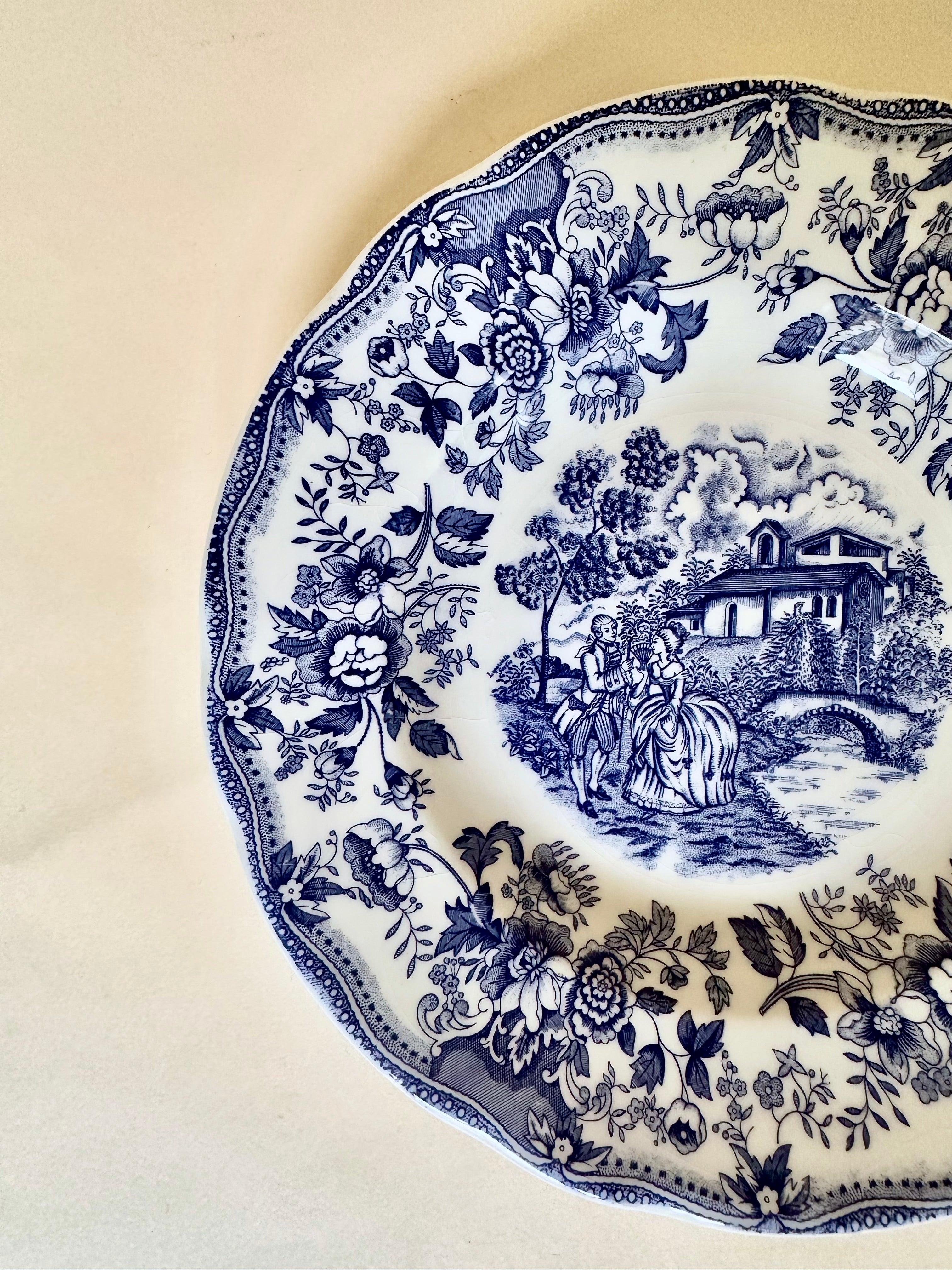 Set de cinq assiettes creuses anglaises, en céramique ironstone, scène romantique