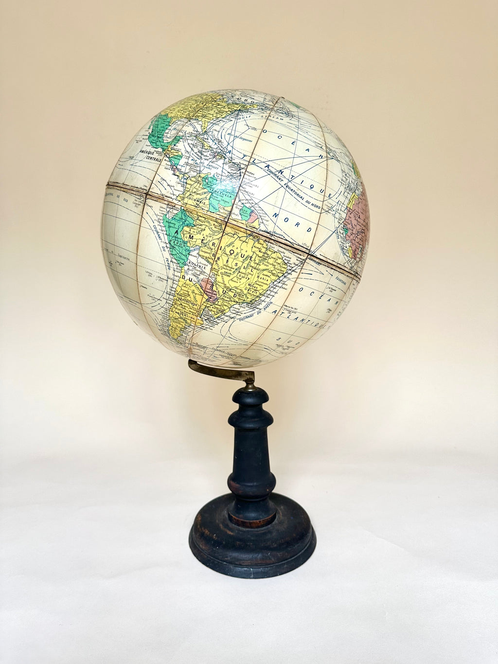 Globe terrestre Girard, Barrère et Thomas