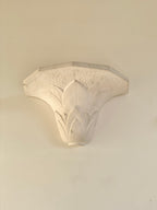 Paire d'appliques en plâtre, décor palmettes, XXe