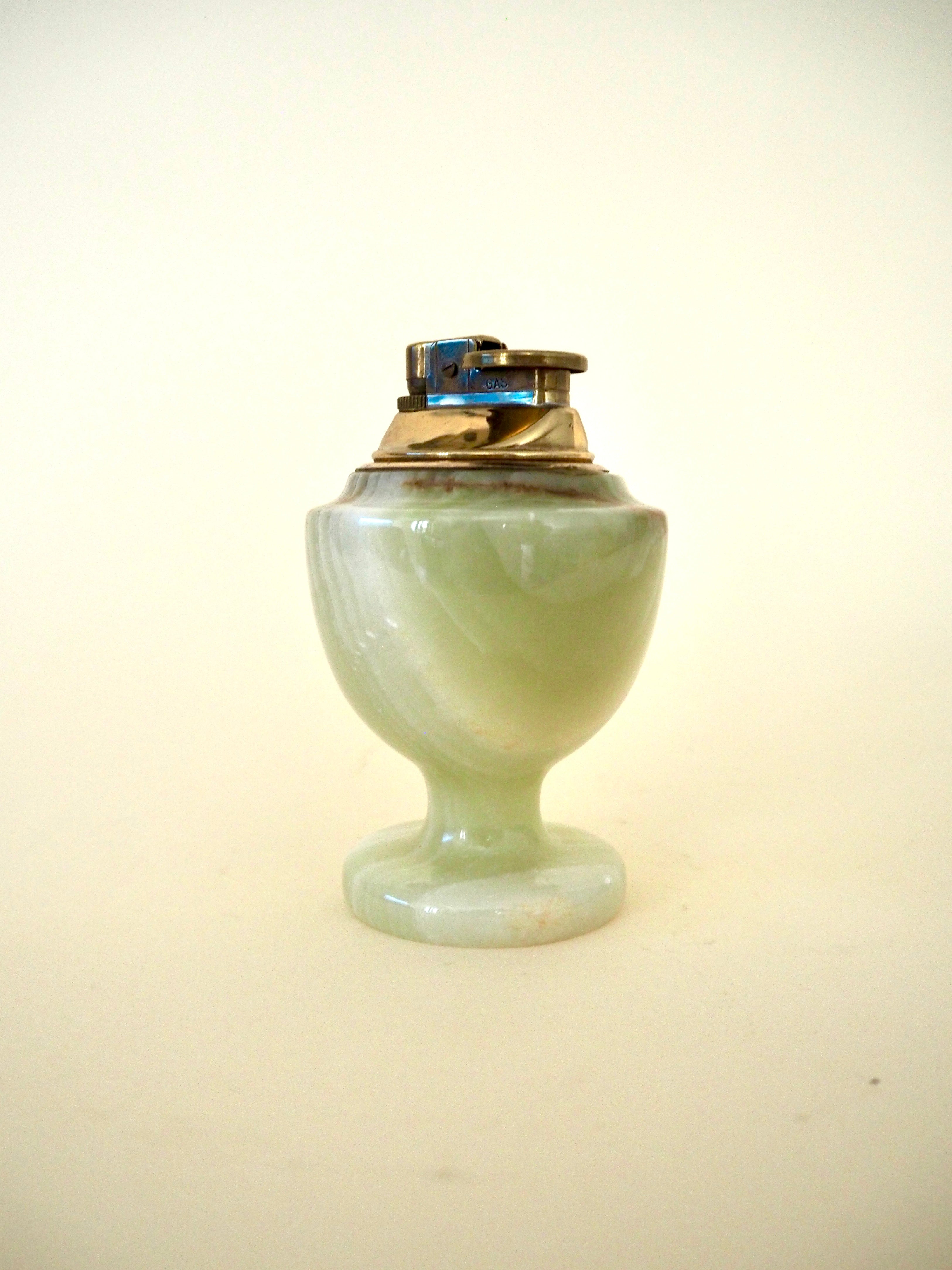 Briquet de table en onyx vert