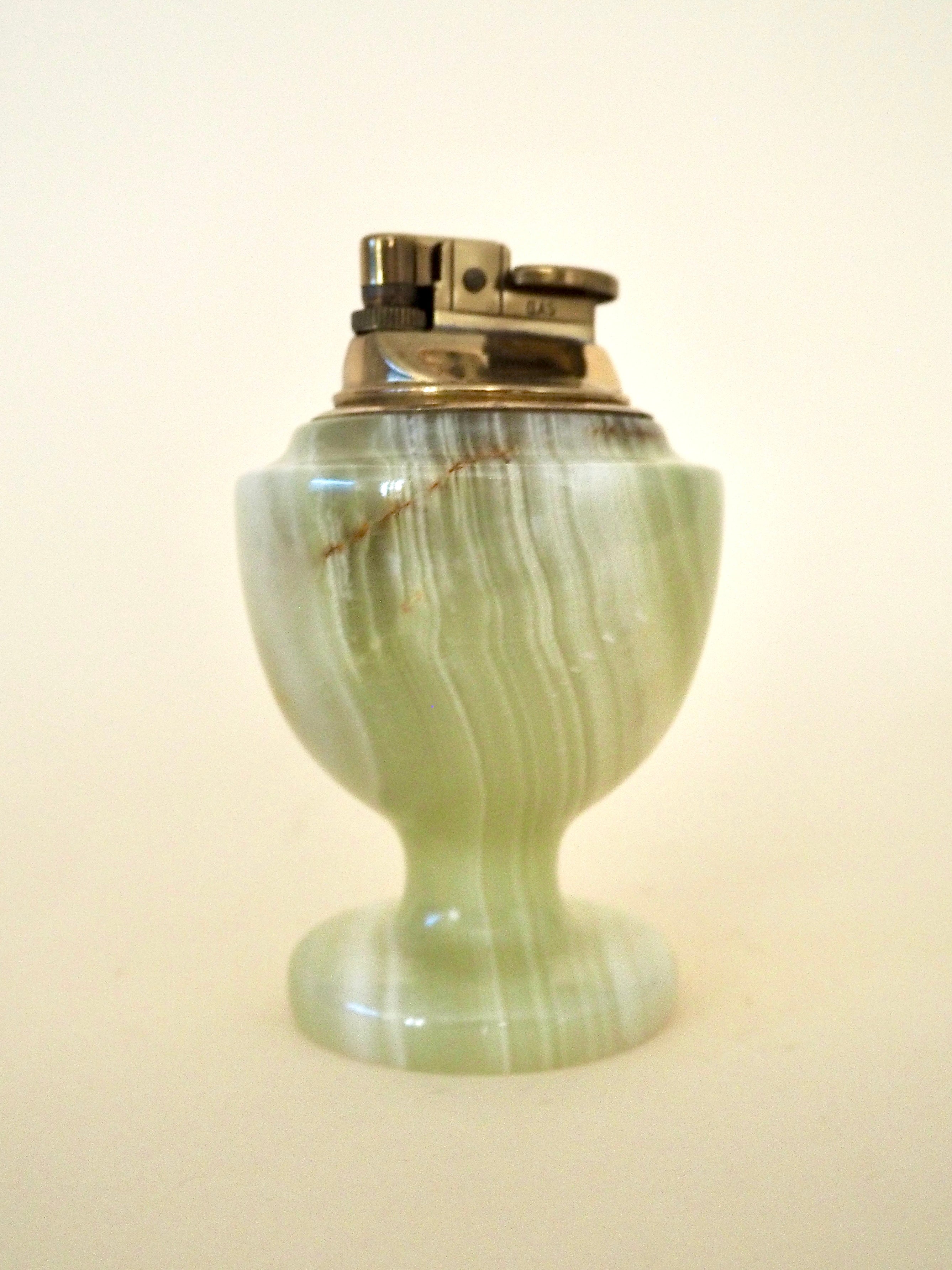 Briquet de table en onyx vert
