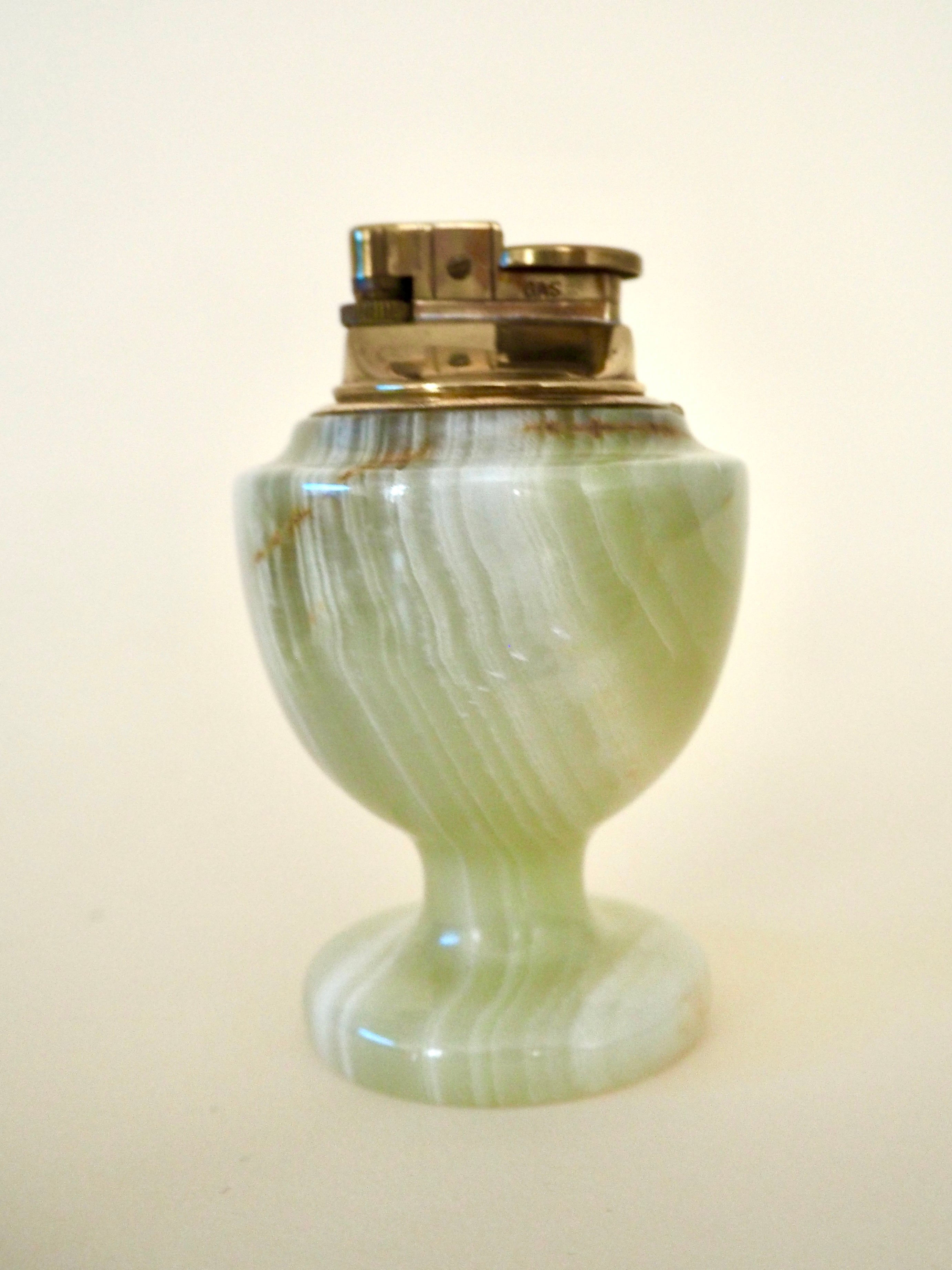 Briquet de table en onyx vert